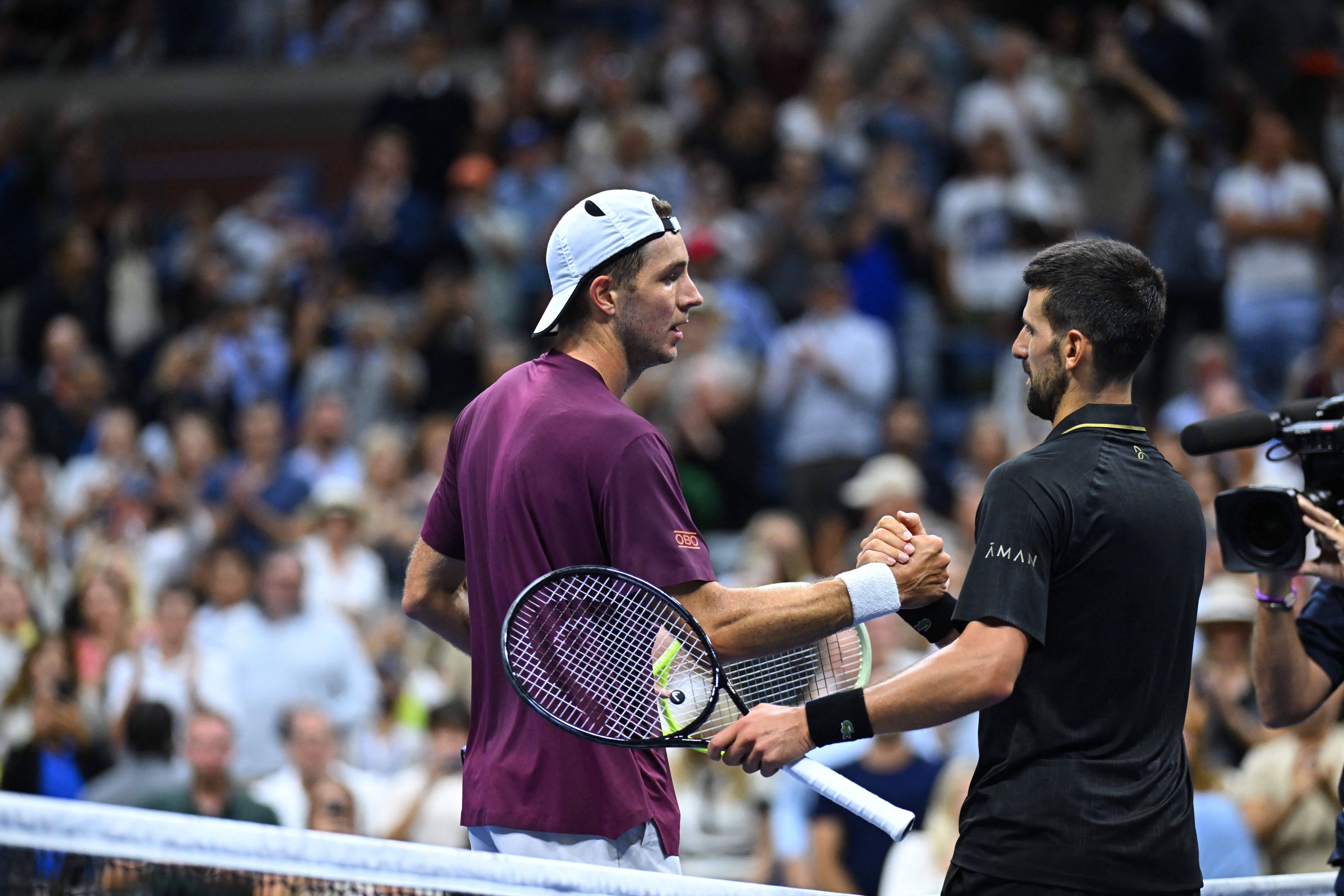 Struff gratuliert Djokovic: 