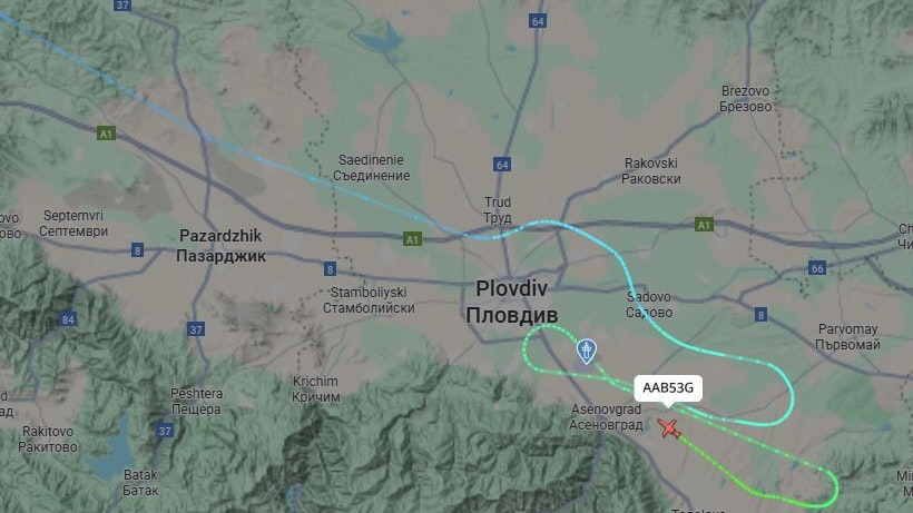 Das Flugzeug kreiste eine Stunde über dem Flughafen.