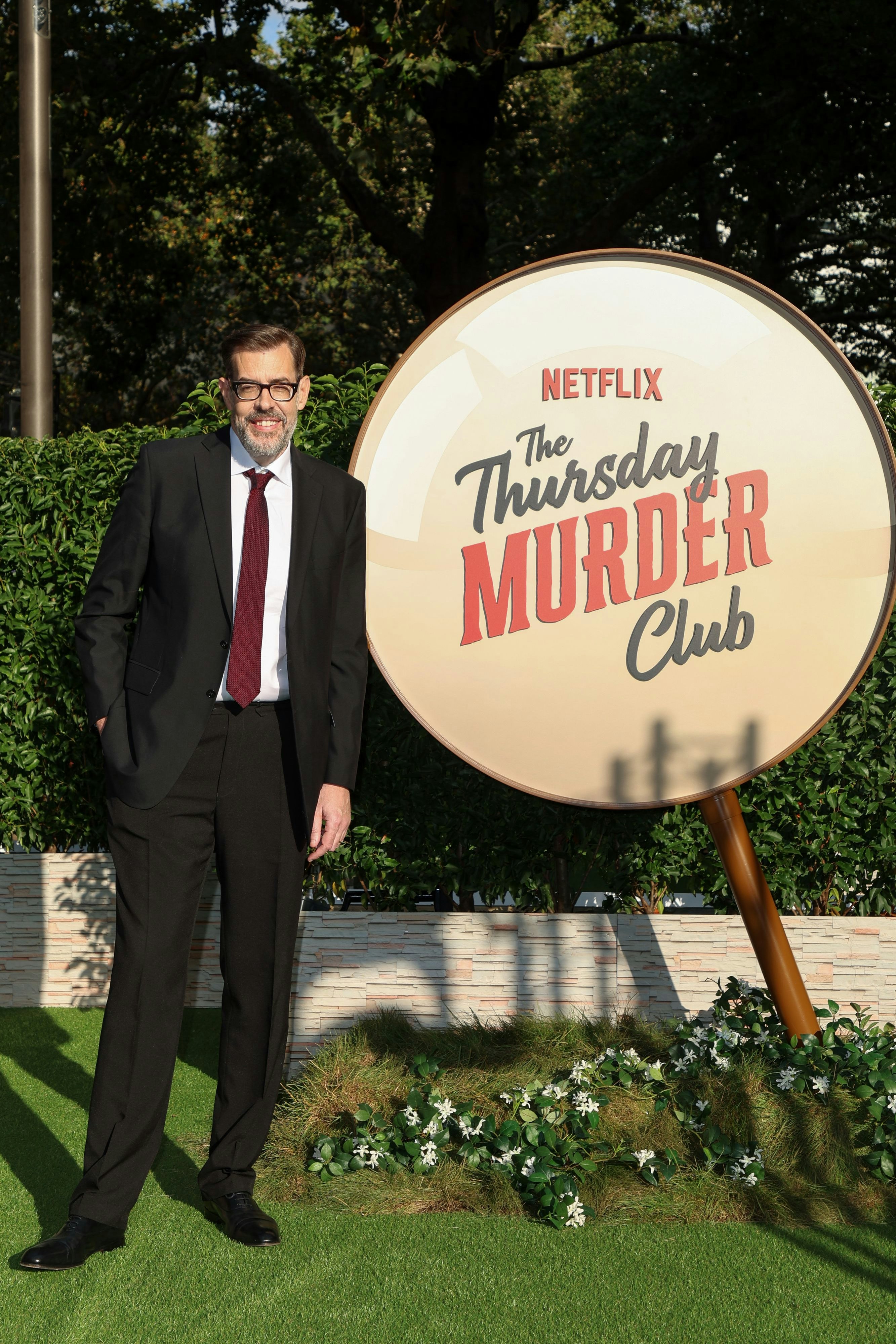 TV-Produzent und Bestsllerautor Richard Osman bei der Premiere von "The Thursday Murder Club"