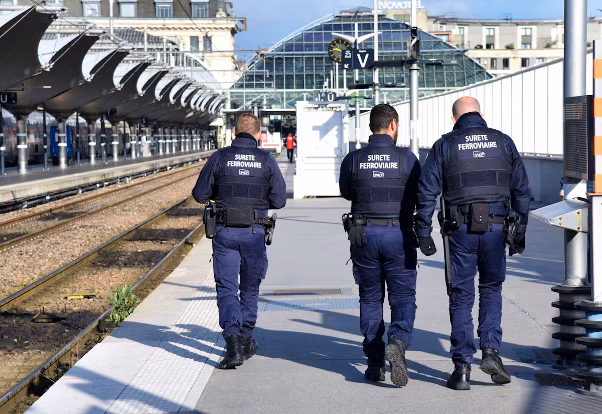 Die Polizei fasste die Verdächtigen in der Gare de Lyon.