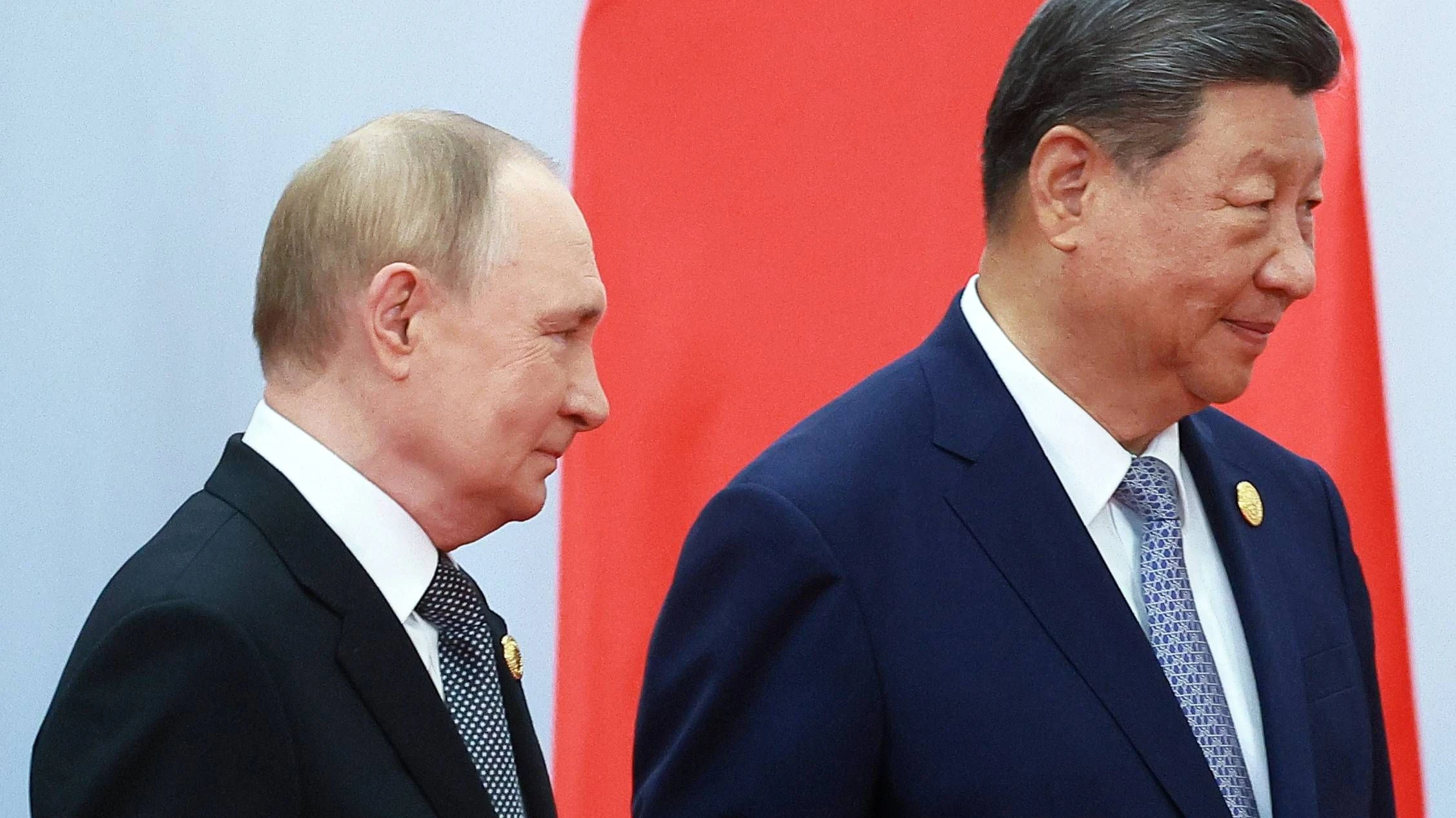 China SCO Summit 8993008 01.09.2025 Russian President Vladimir Putin and Chinese President Xi Jinping attend a family photo opportunity at the Shanghai Cooperation Organization SCO summit in Tianjin, China. Vladimir Smirnov / Sputnik China PUBLICATIONxINxGERxSUIxAUTxESTxLTUxLATxNORxSWExDENxNEDxPOLxUKxONLY Copyright: xVladimirxSmirnovx