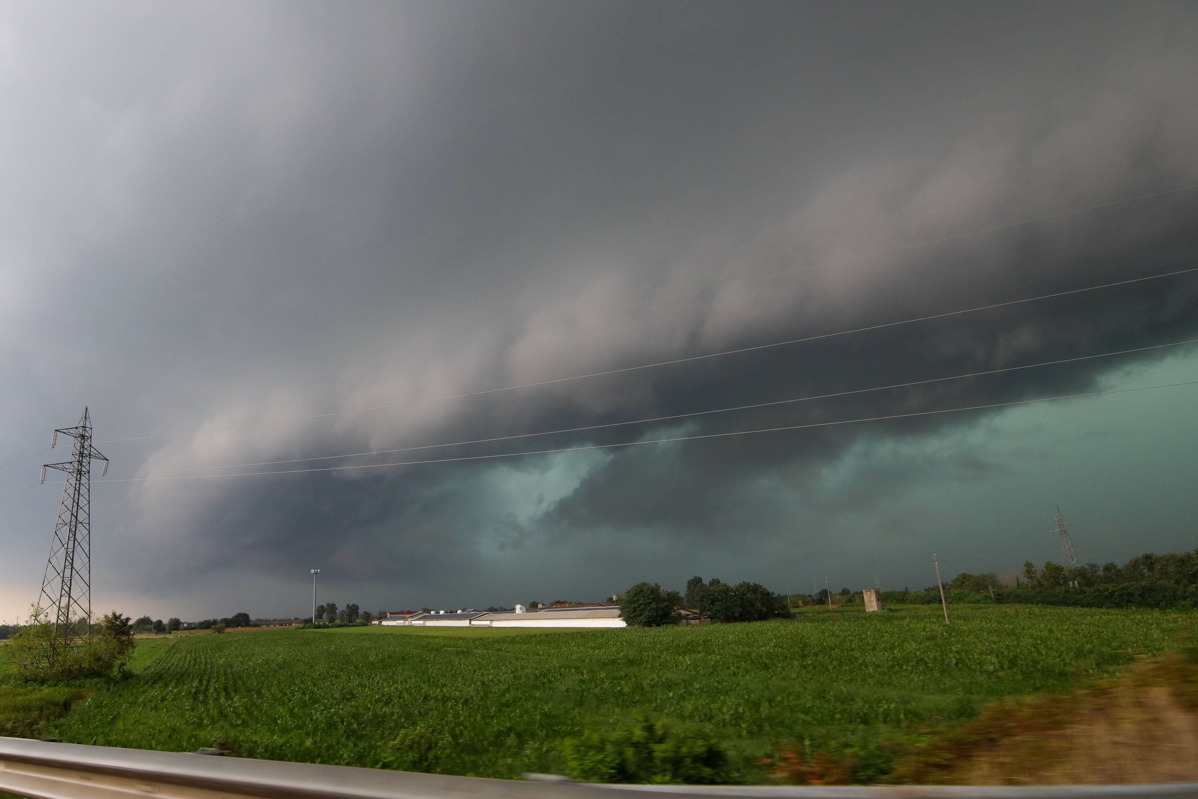 Österreich muss sich am Montag stellenweise auf schwere Gewitter einstellen.