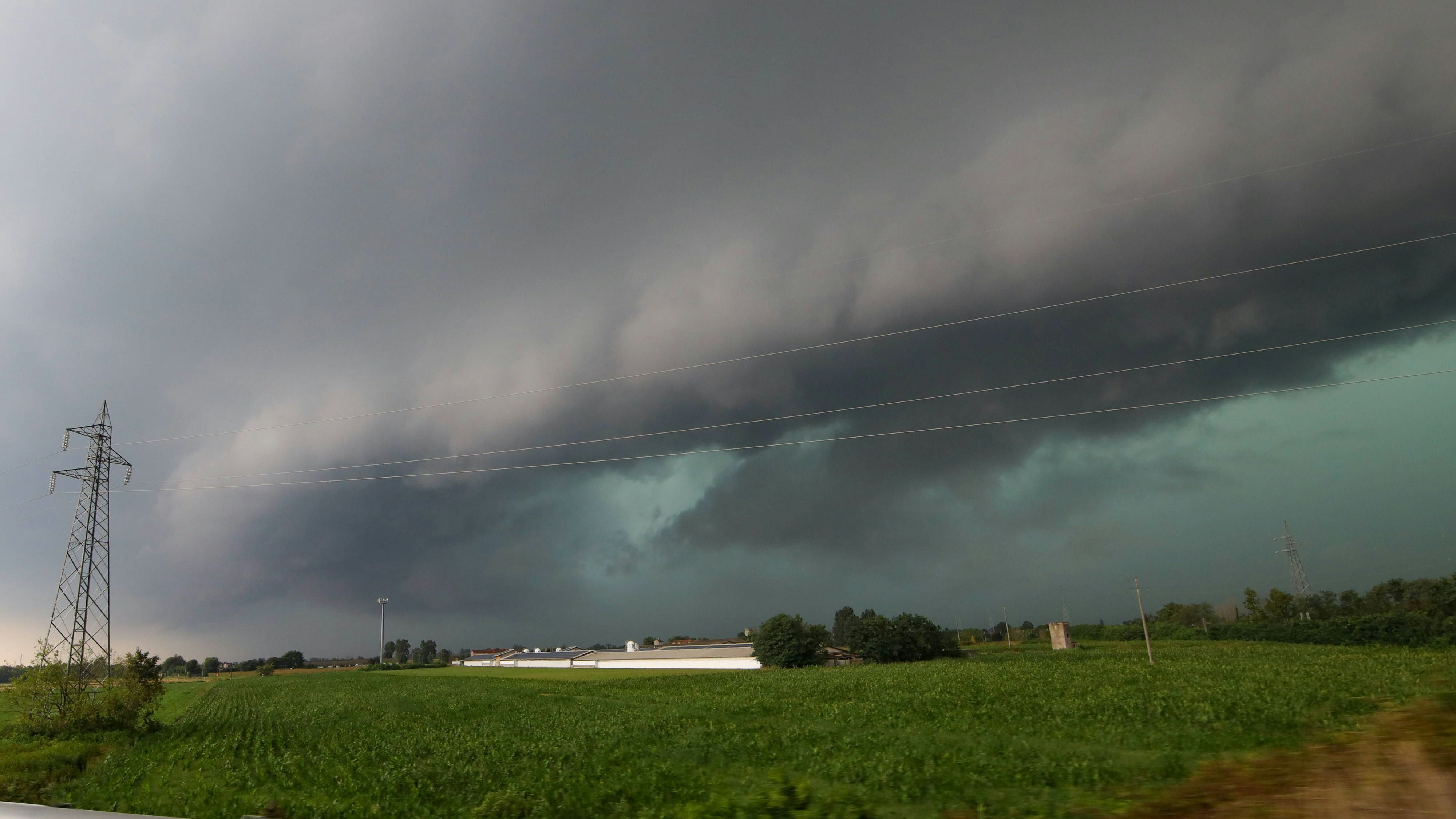Österreich muss sich am Montag stellenweise auf schwere Gewitter einstellen.