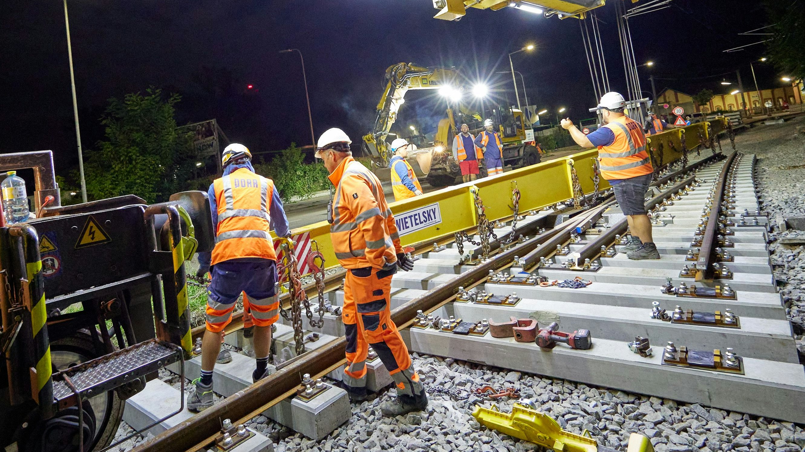 Heute.at - Auf Schiene: Badner Bahn startet zum Schulbeginn durch