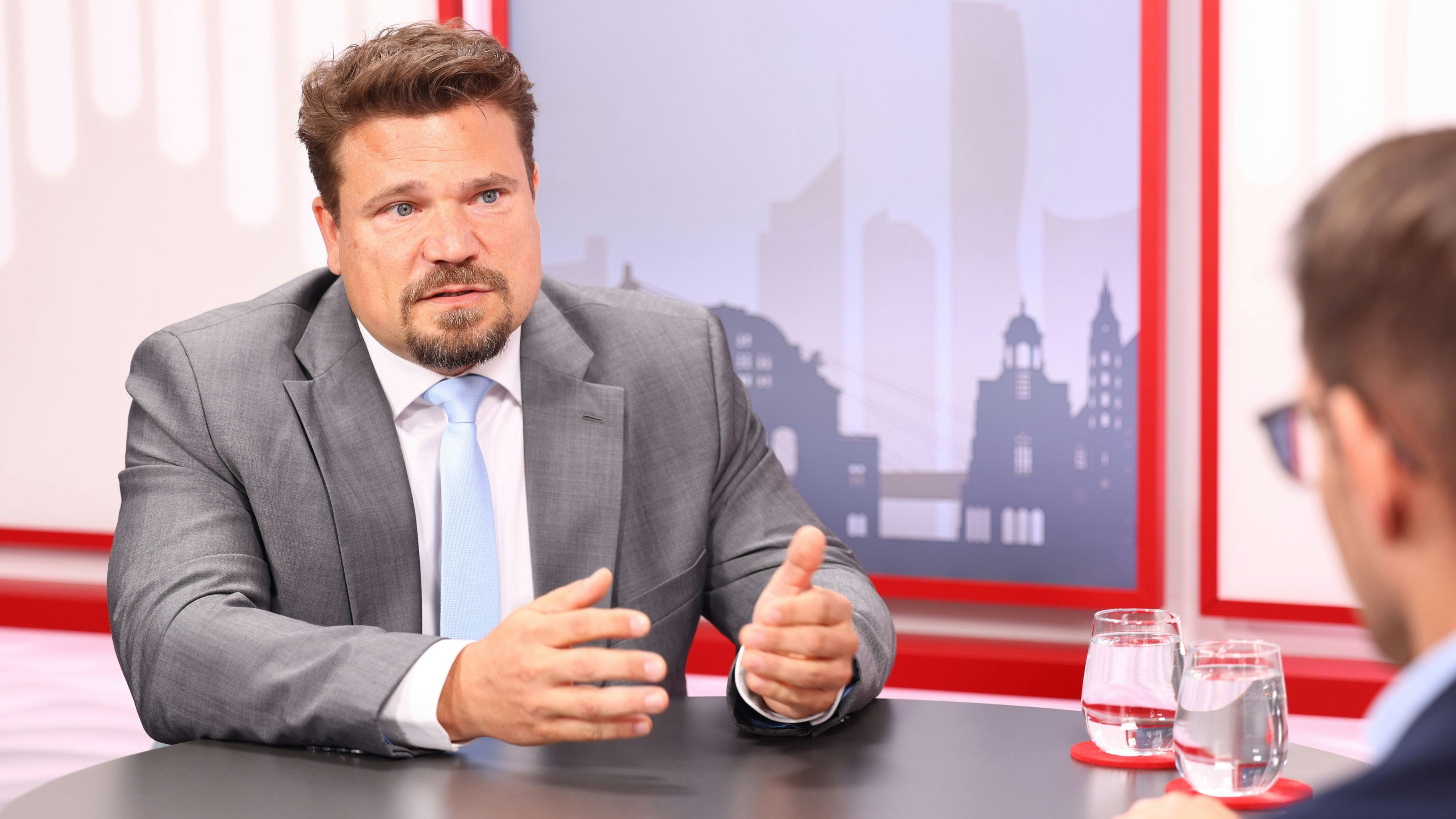 Heute.at - Dieser Mann durchleuchtet Stadt, Wiener Linien & Co.