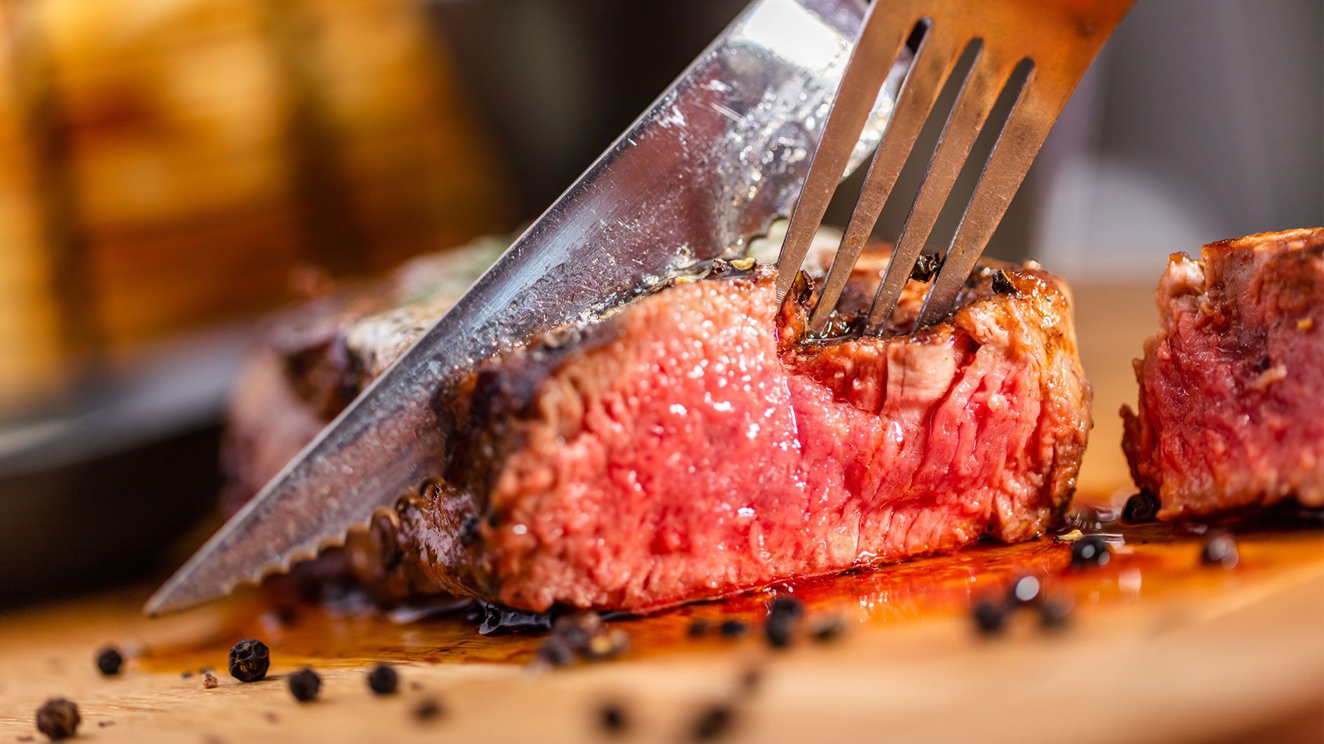 Fleisch, Eier, Butter und Öle: Nur mit diesen Lebensmitteln ernähren sich Fans der 