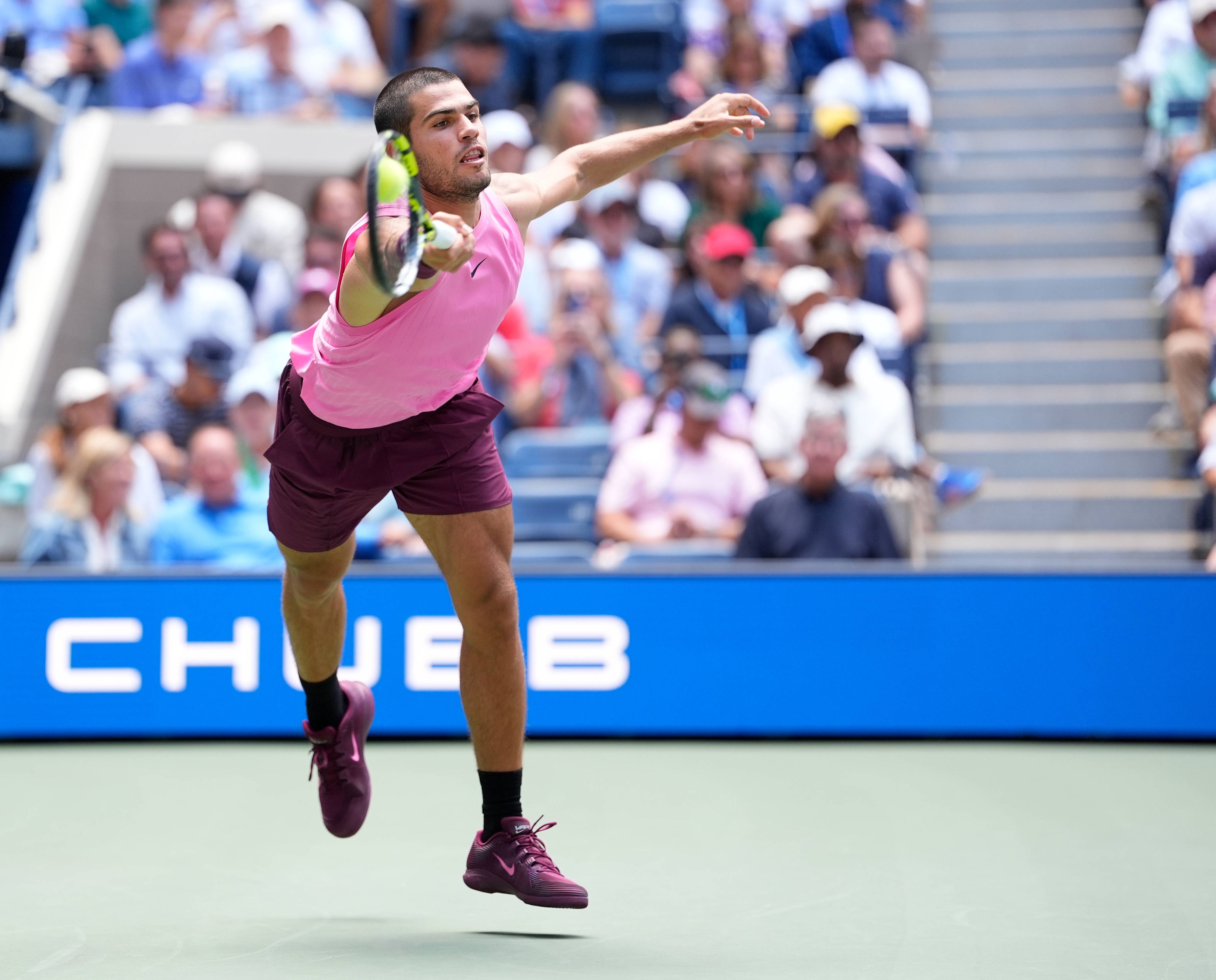 Carlos Alcaraz glänzt in New York mit spektakulären Schlägen.