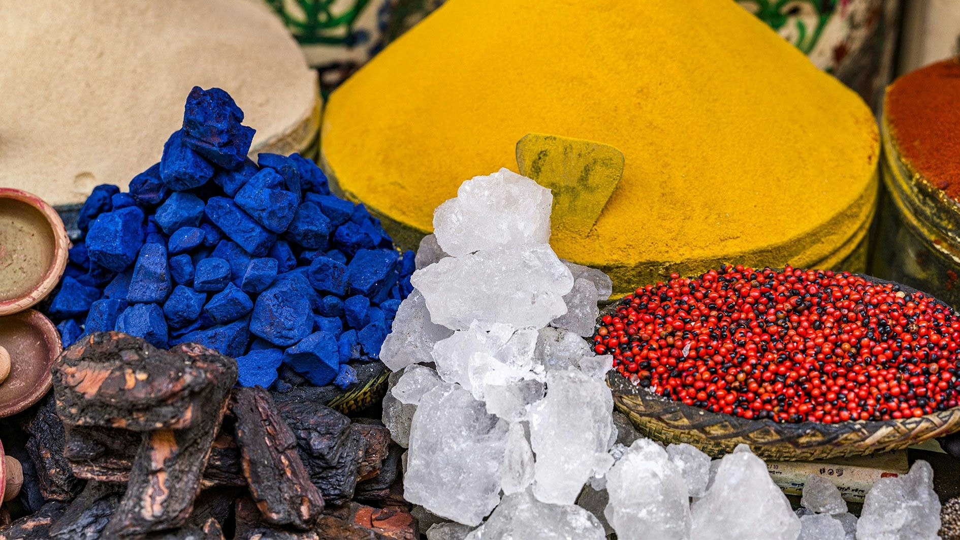 Heute.at - Indigo fürs Gesicht? Wieso Nila-Pulver so im Trend ist