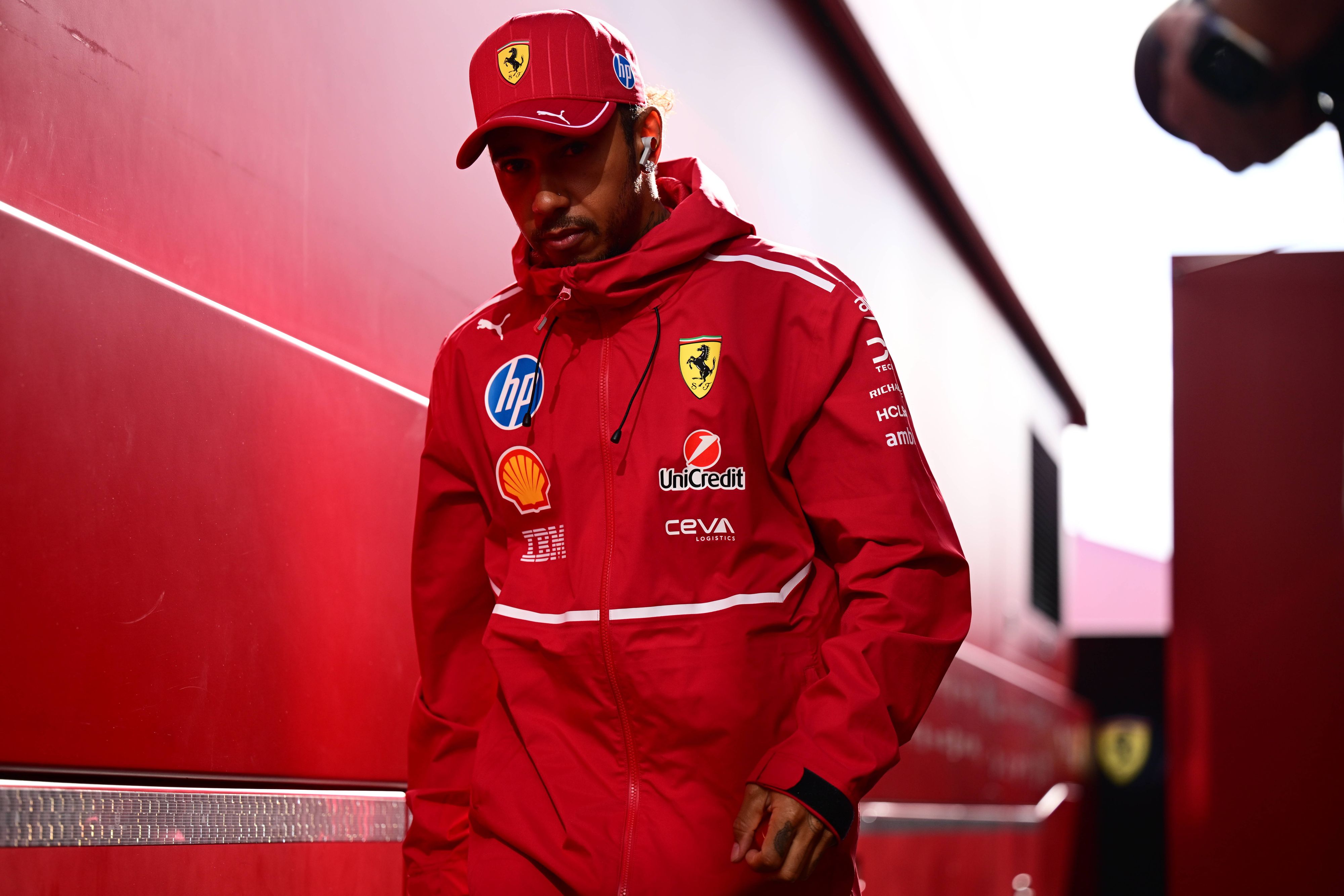 Lewis Hamilton erlebt zurzeit eine schwierige Phase bei ferrari.