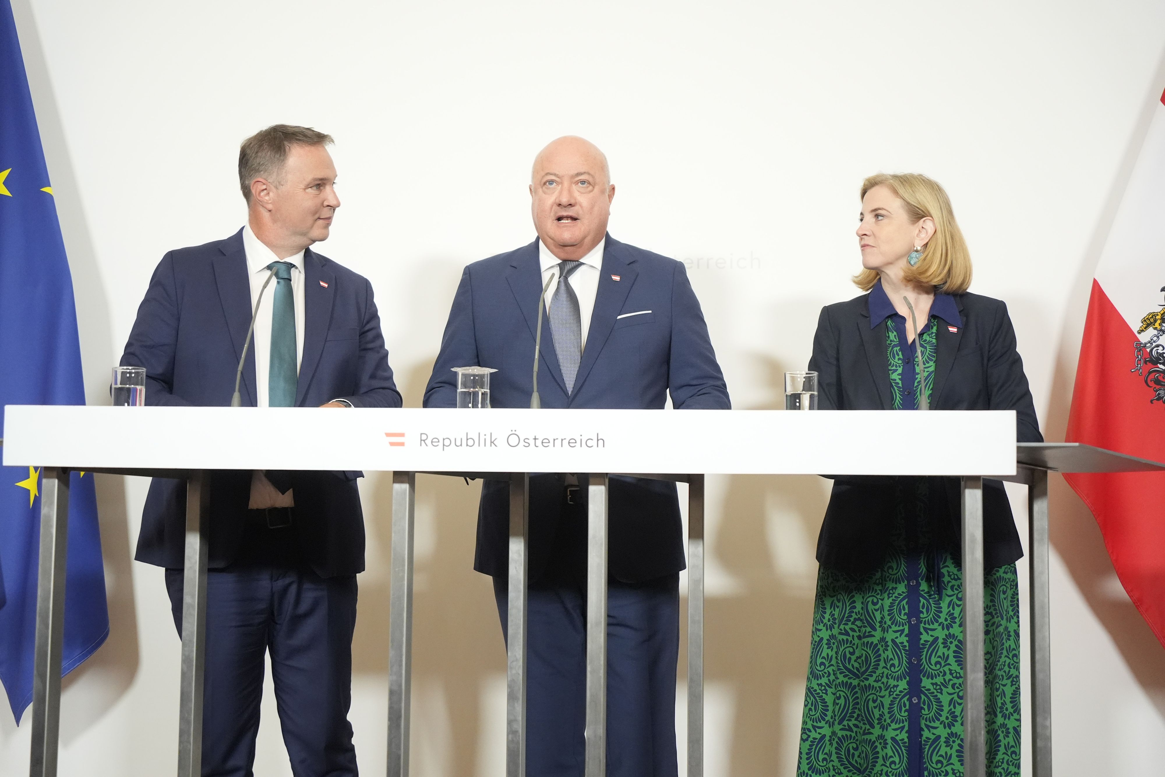 Koalitionsspitze präsentierte nach Klausur Schwerpunkte für den Herbst: Kanzler Stocker, Vize Babler, Außenministerin Meinl-Reisinger.