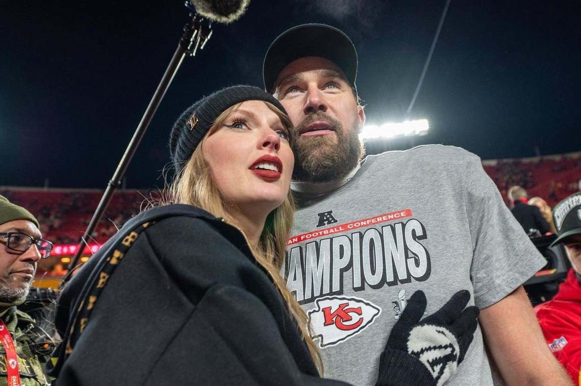 Taylor Swift und Travis Kelce.