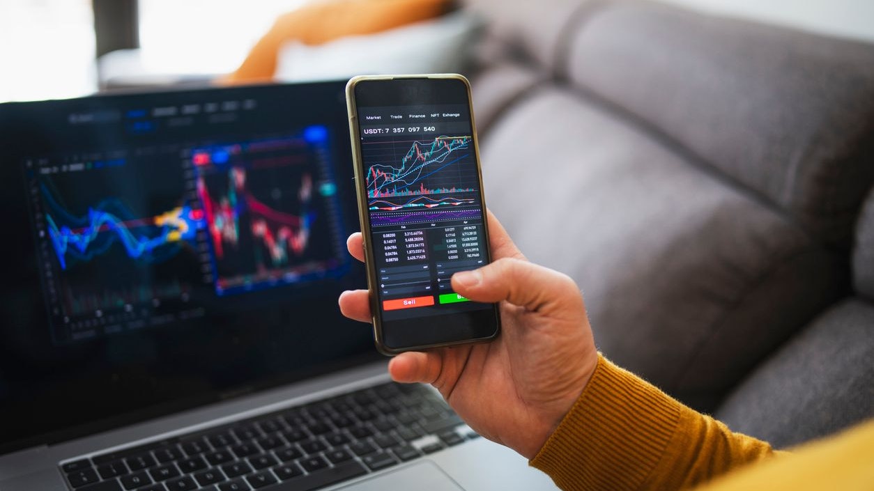 Heute.at - Frau glaubt an das große Geld und verliert Vermögen