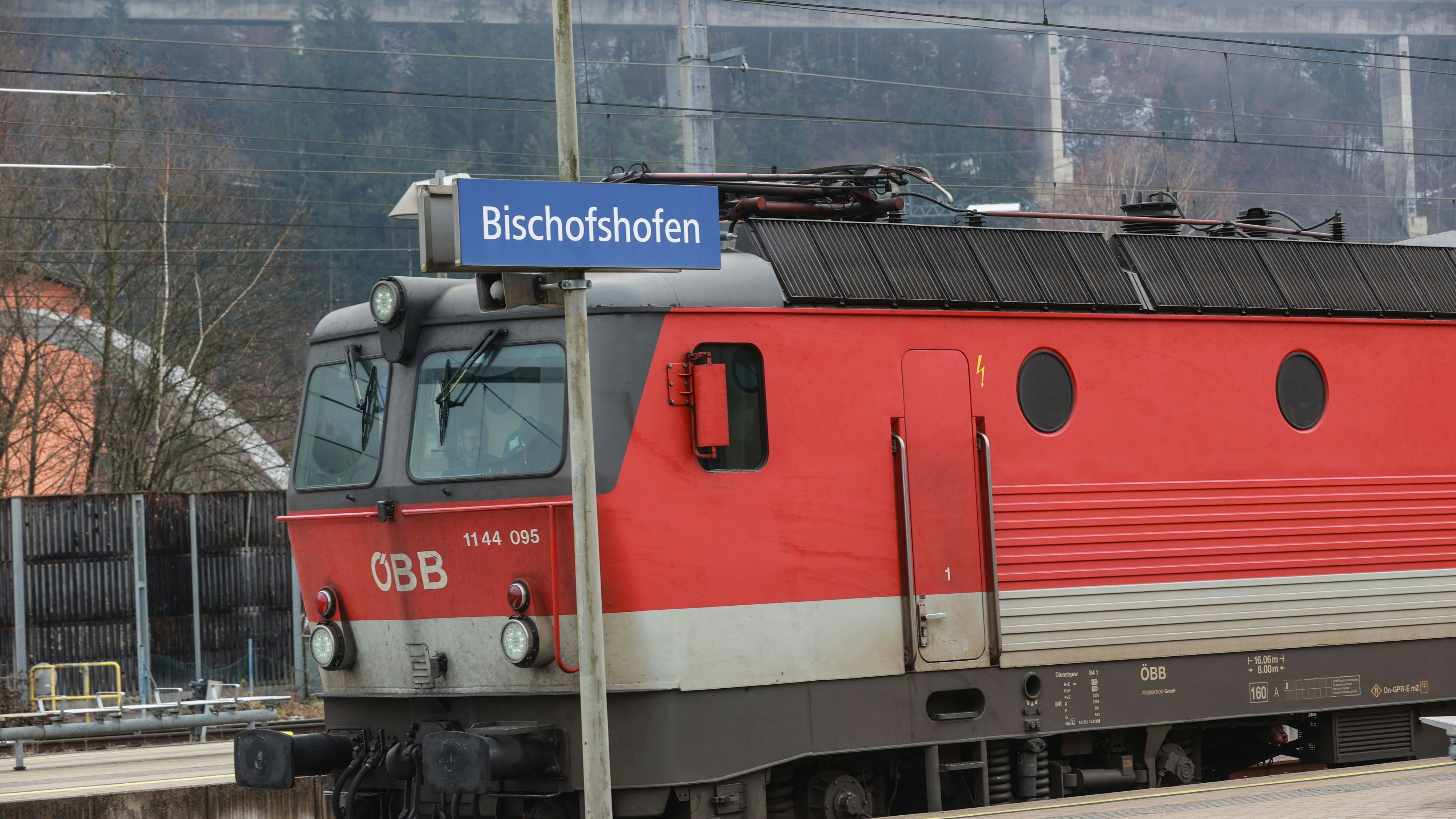 Heute.at - Zug gestrichen – Pendler brauchen eine Stunde länger