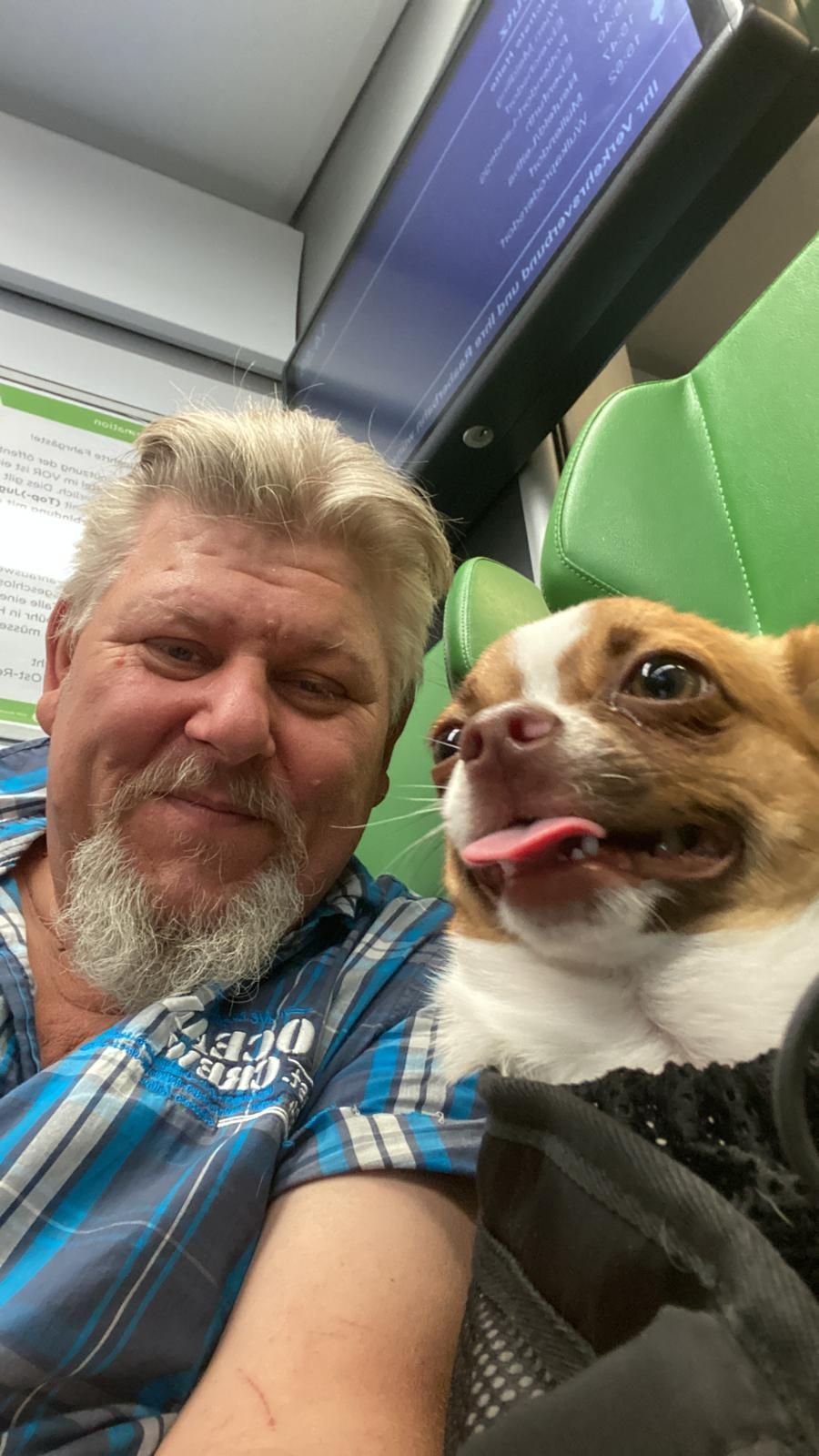 Hundebesitzer Christian Bräuer mit seinem 