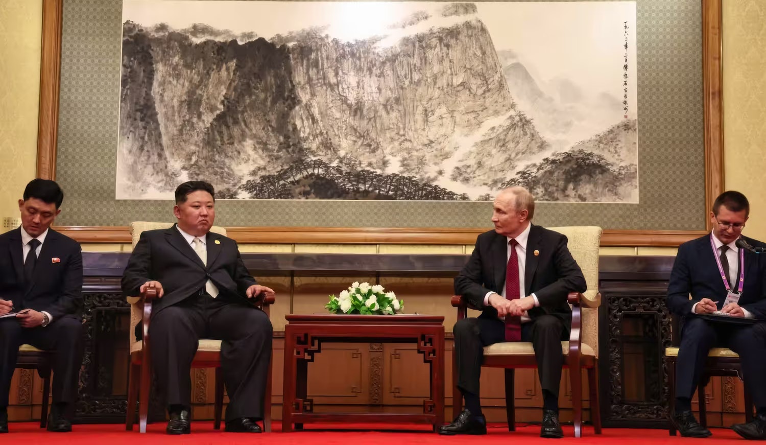 Heute.at - Hier putzen Agenten DNA von Kim Jong-un weg