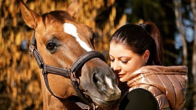 Anna Scheiflinger mit Pferd Flexi.