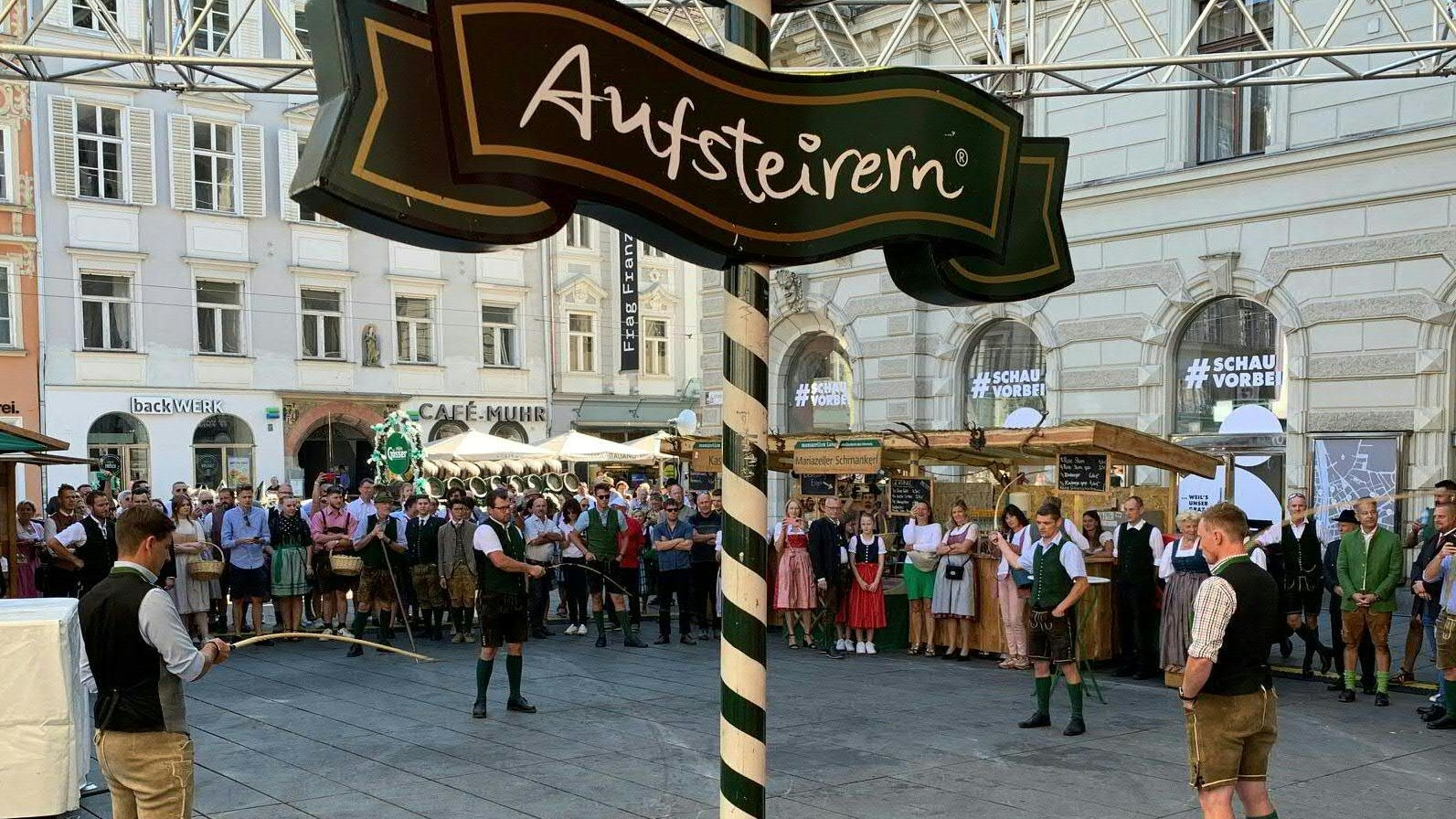 Heute.at - Aufregung um queere Hüttengaudi beim Aufsteirern