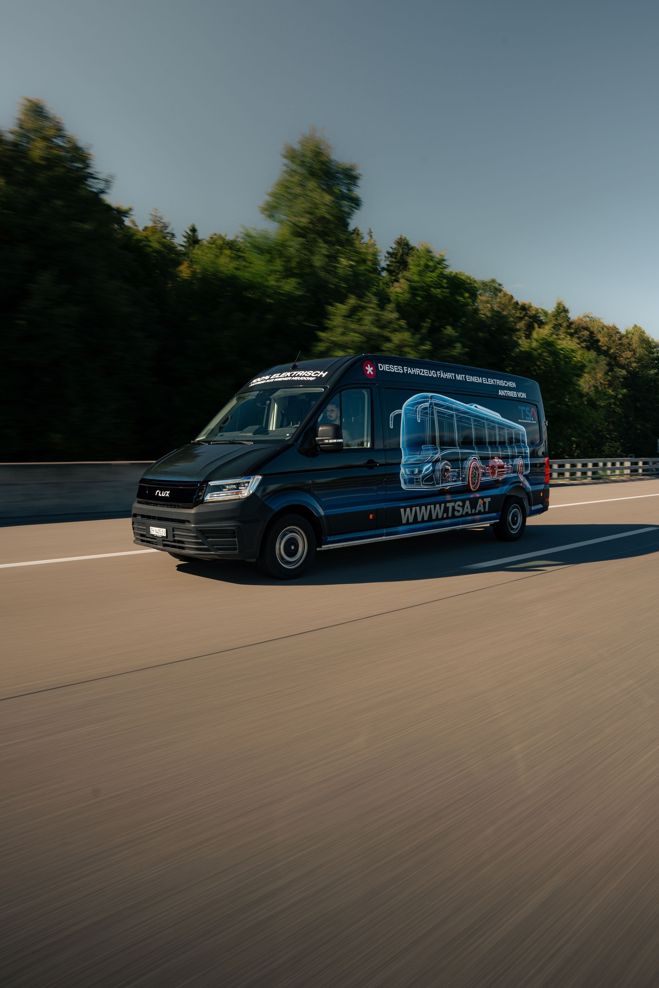 Traktionssysteme Austria und Flux Mobility präsentieren innovative Antriebslösung