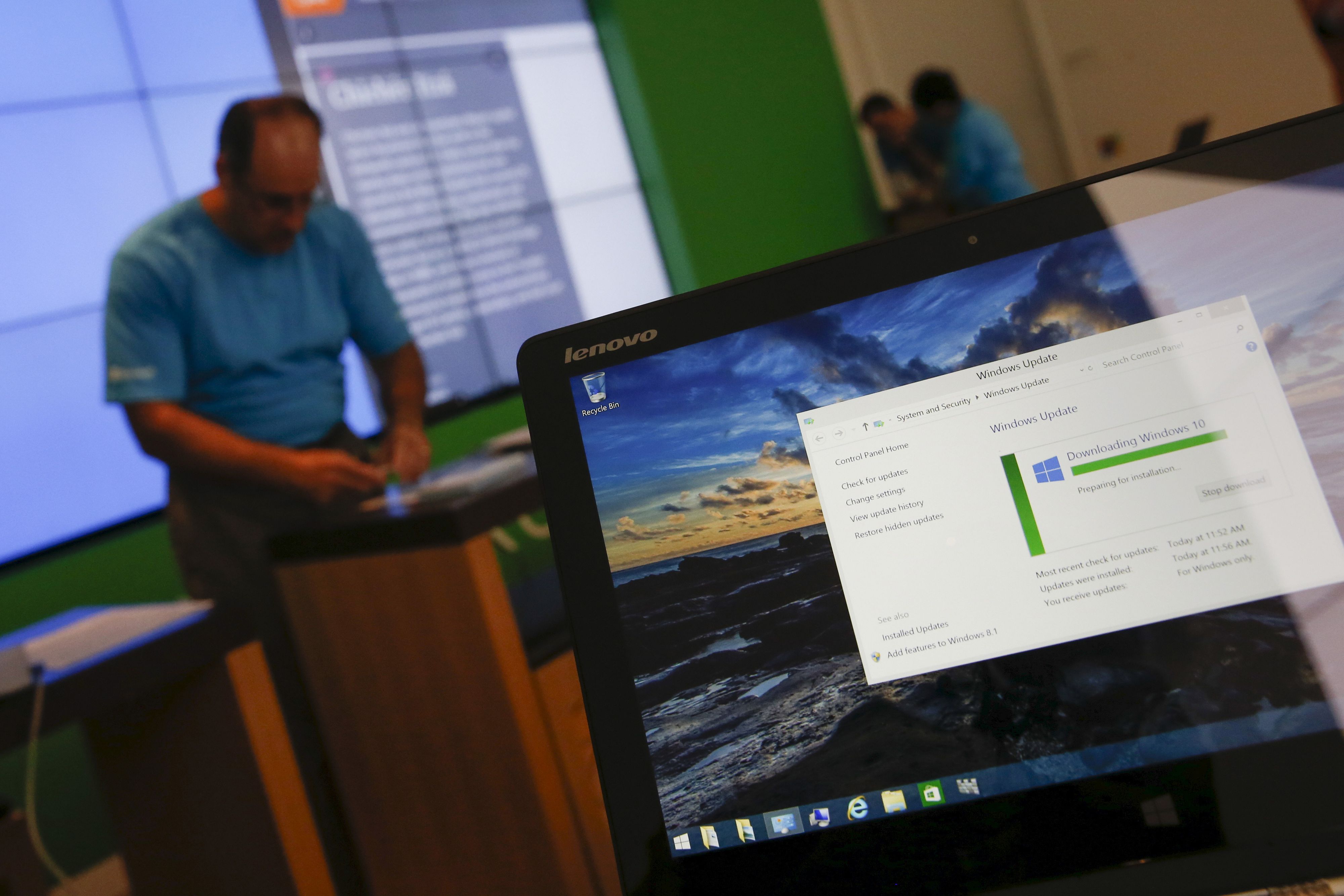 Windows-10-Nutzer sollten ihren PC dringend updaten. 