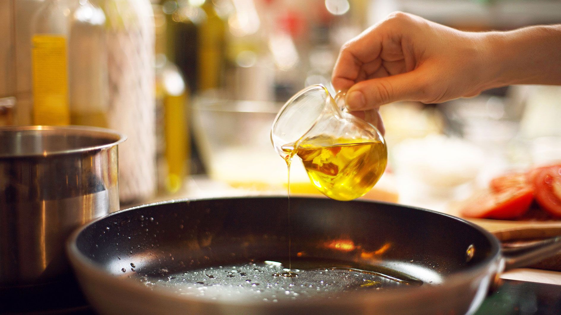 Wird das Speise-Öl schlecht oder ranzig, kann es zum Putzen von Lederschuhen genutzt werden.