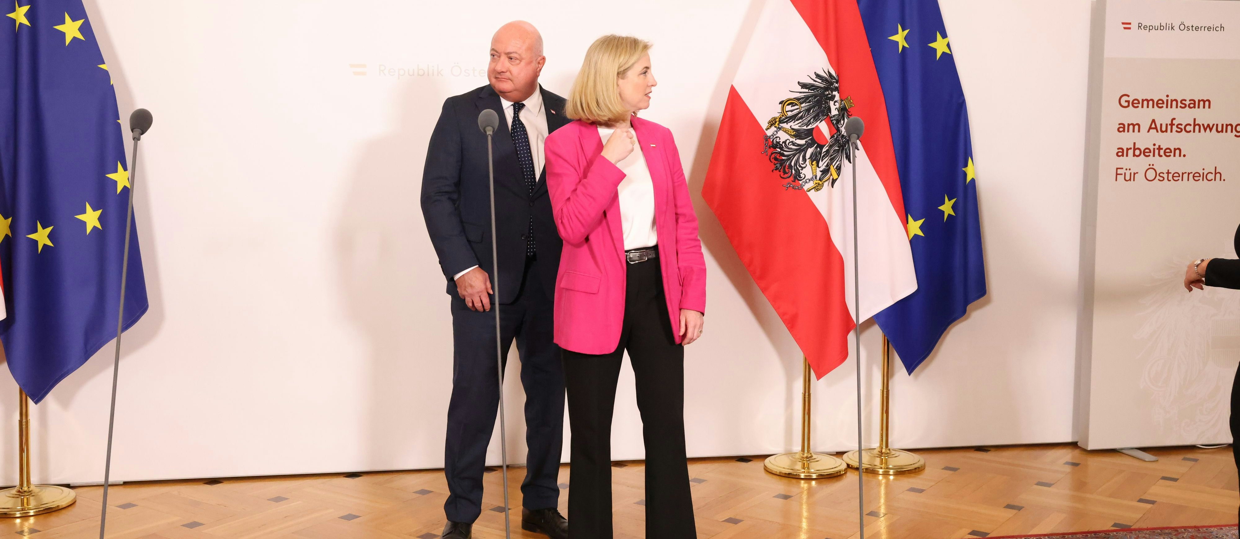 ... Hallo Andi, da müssen wir raus ...