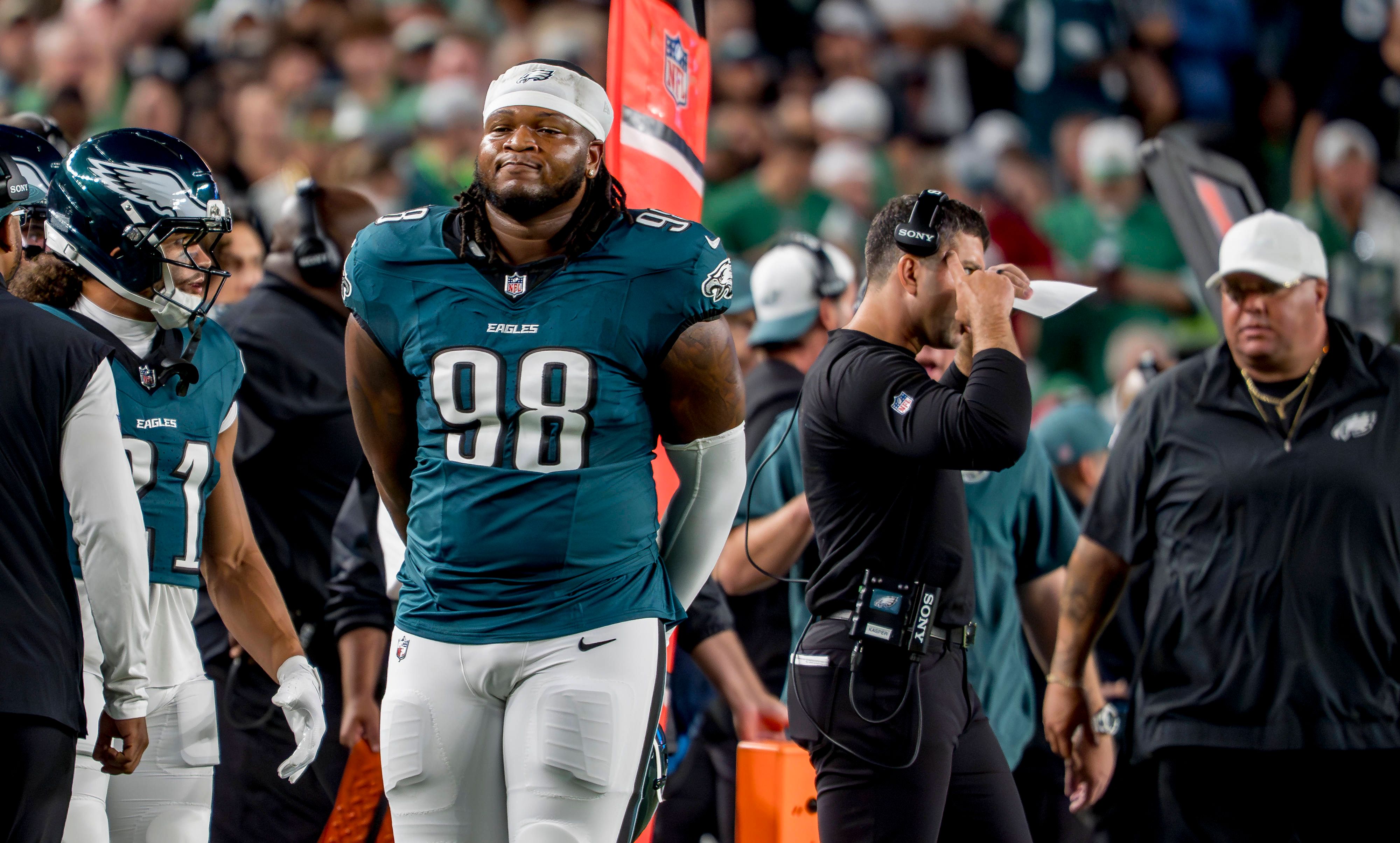 NFL-Spieler Jalen Carter spuckte Cowboys-Star-Quarterback Dak Prescott an. 