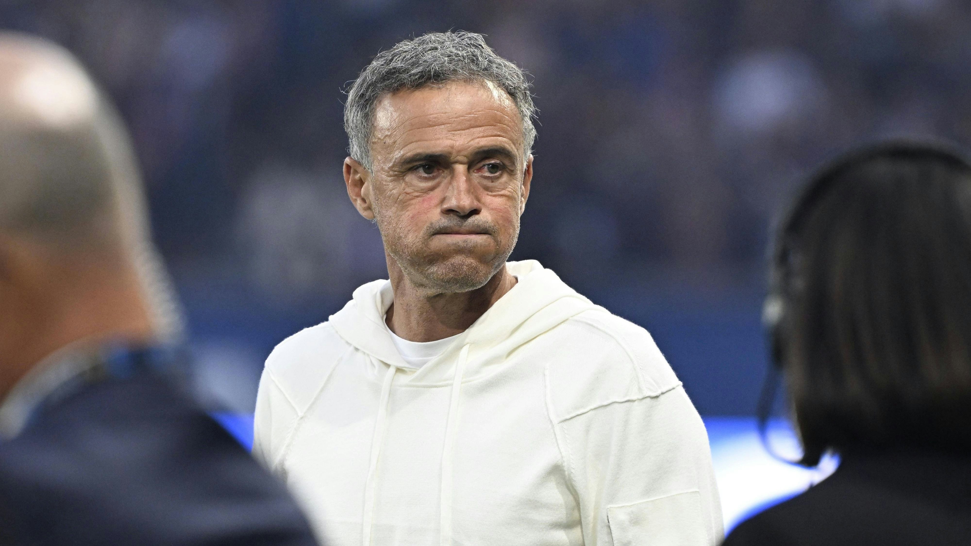 Heute.at - PSG-Coach bei Rad-Sturz verletzt – OP