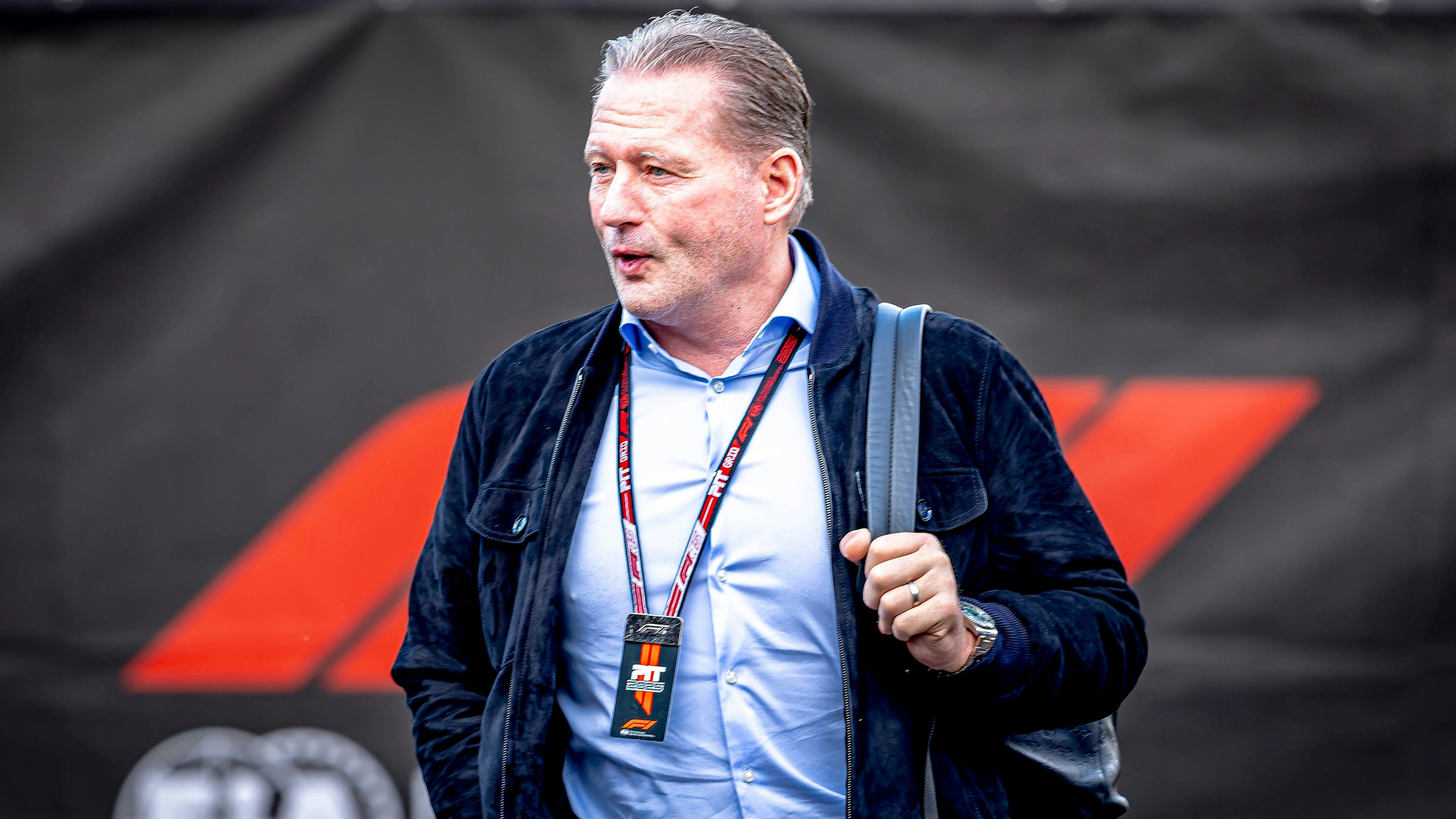 Heute.at - Papa Verstappen teilt aus: Was für ein Idiot