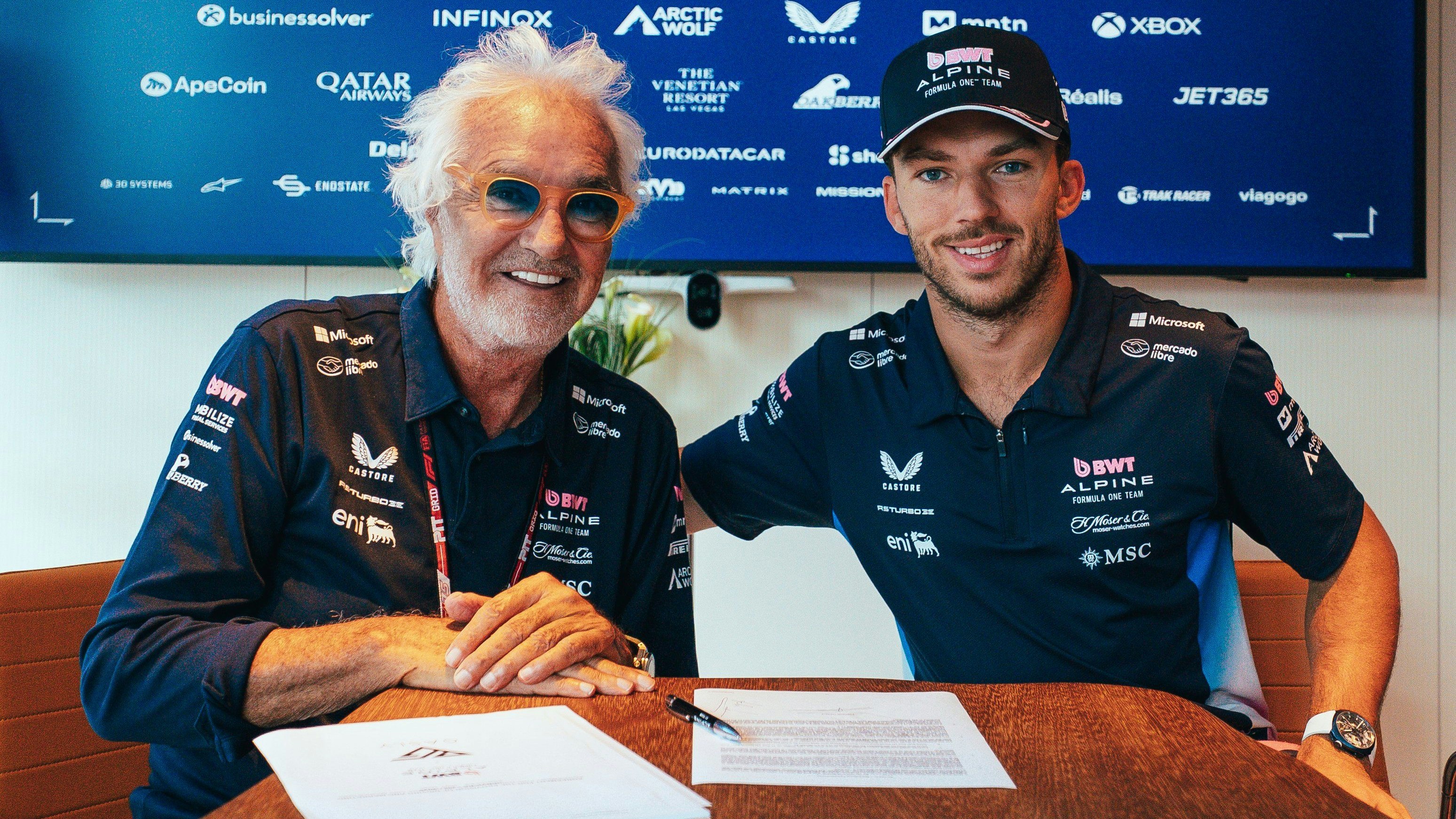 Heute.at - Erst Unterschrift, dann macht F1-Star Titel-Ansage