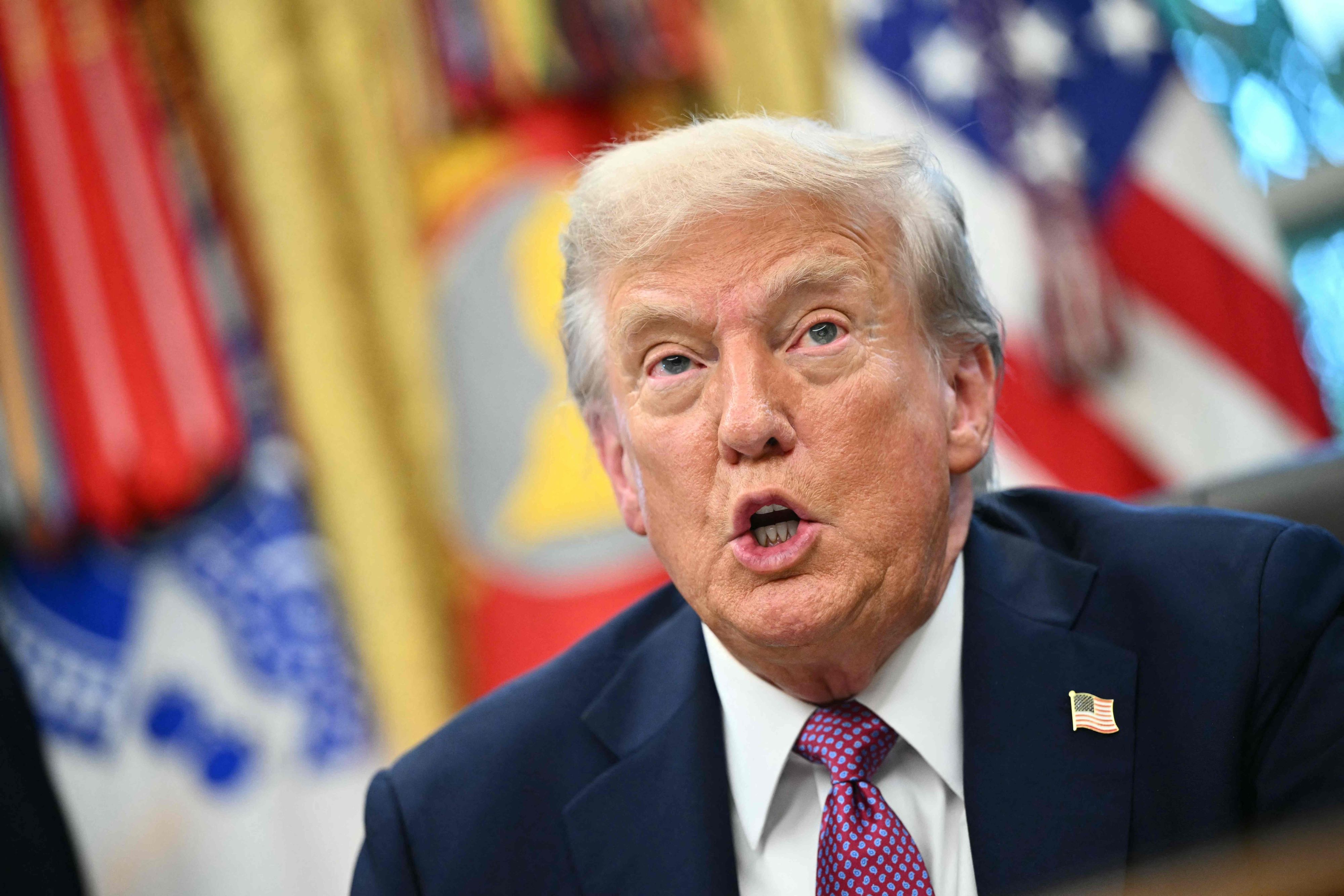 Ein Gericht hat eine Millionenstrafe gegen US-Präsident Donald Trump wegen Verleumdung bestätigt.