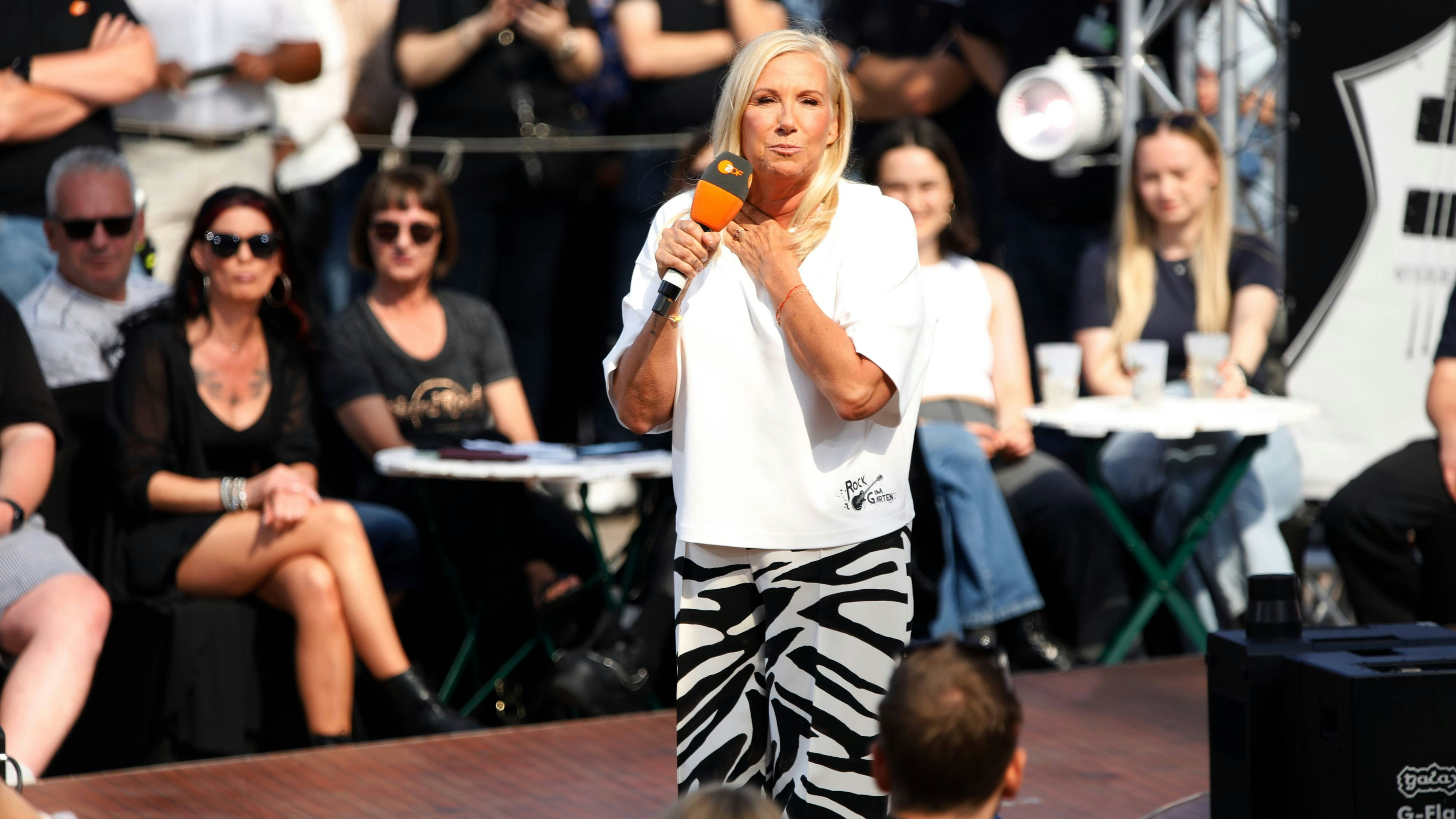 Heute.at - Kiewel blamiert sich nach fünf Minuten im Fernsehgarten