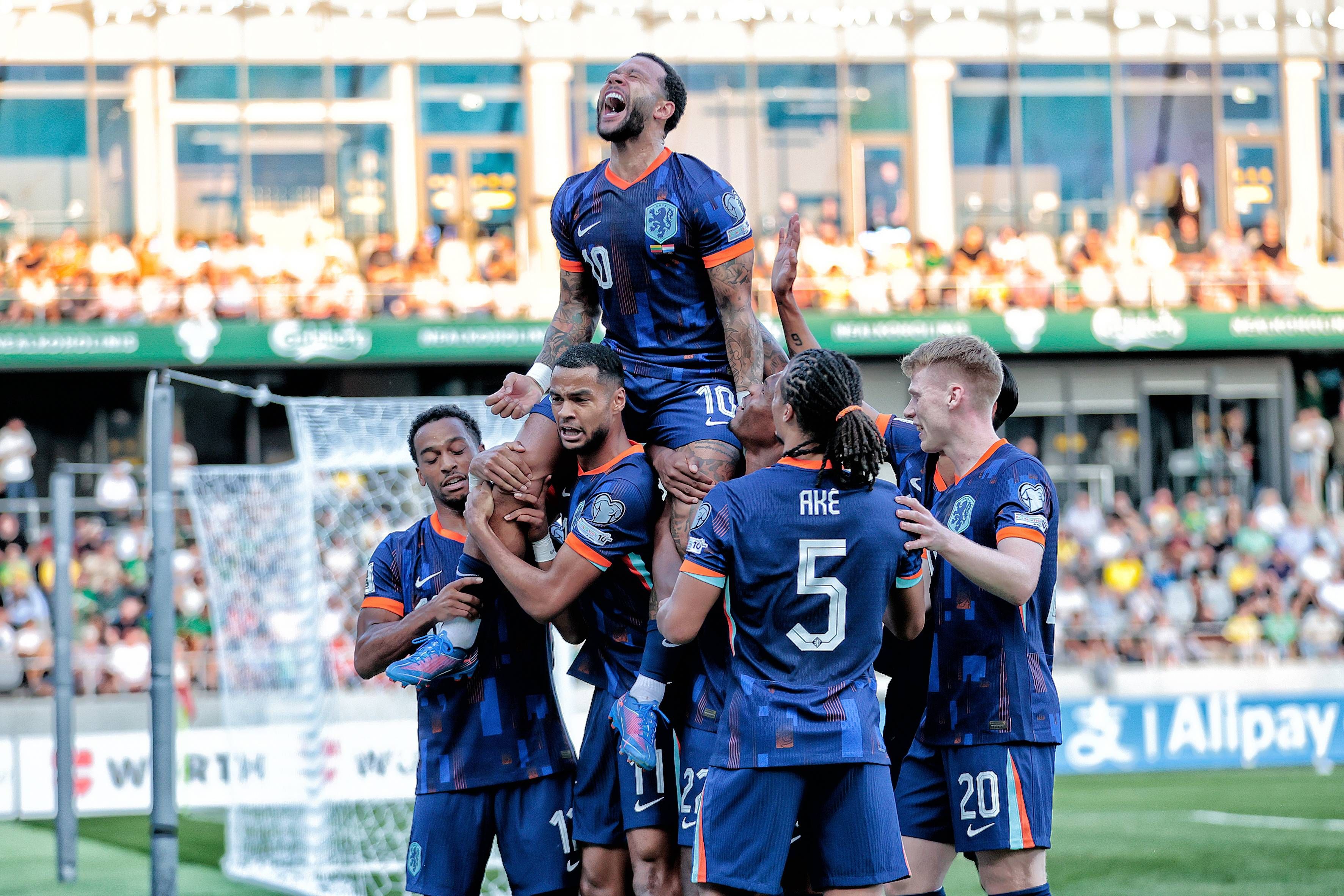 Memphis Depay jubelt über seine Bestmarke.