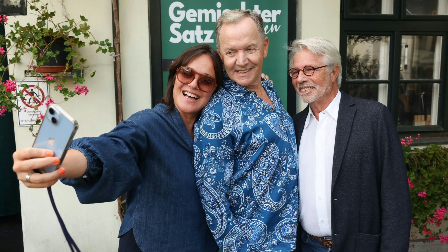 Heute.at - Gemischter Satz mit ordentlich Promille und Promis