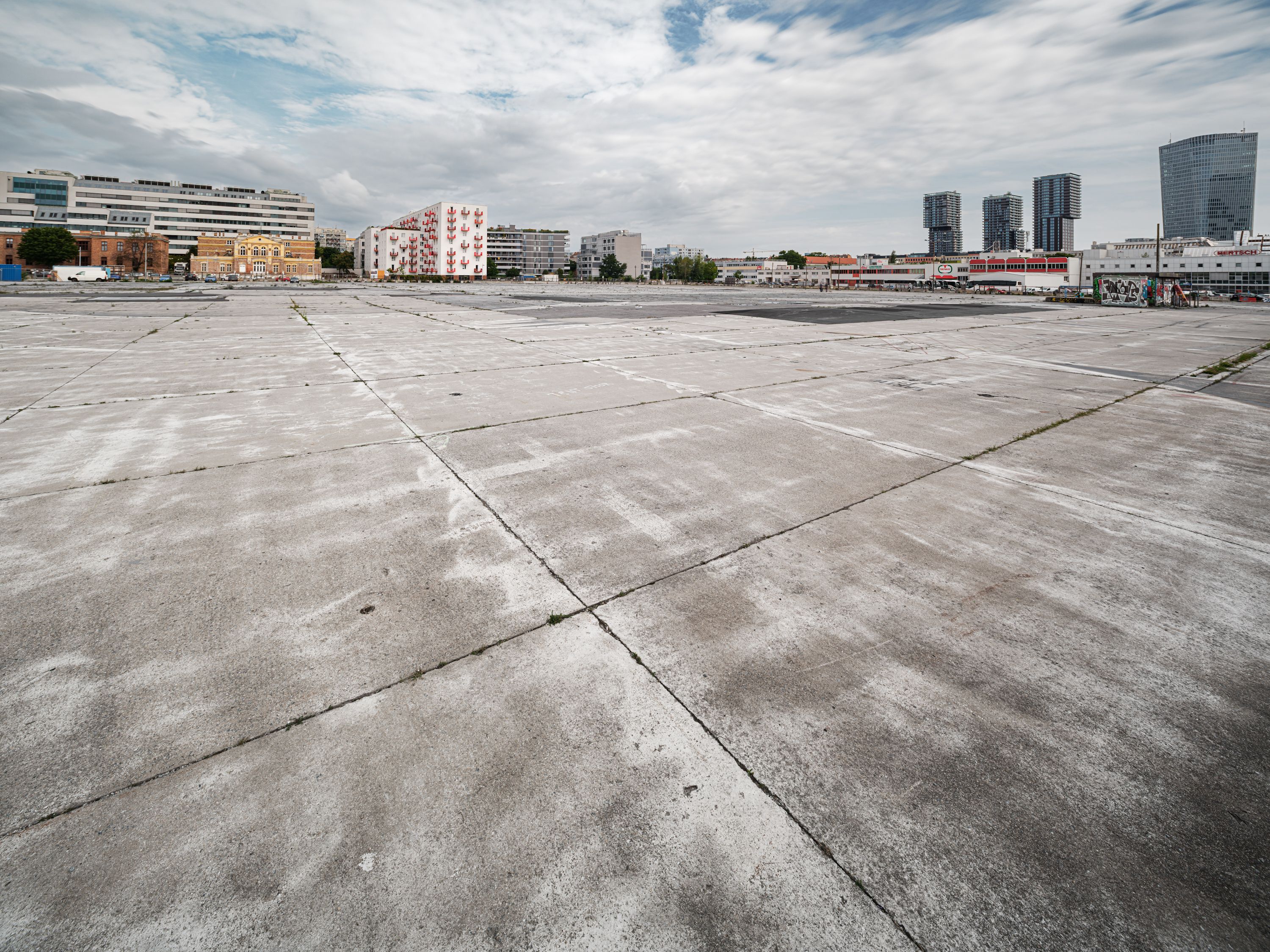 Betonwüste: Versiegelte Fläche in Neu Marx im 3. Bezirk in Wien.