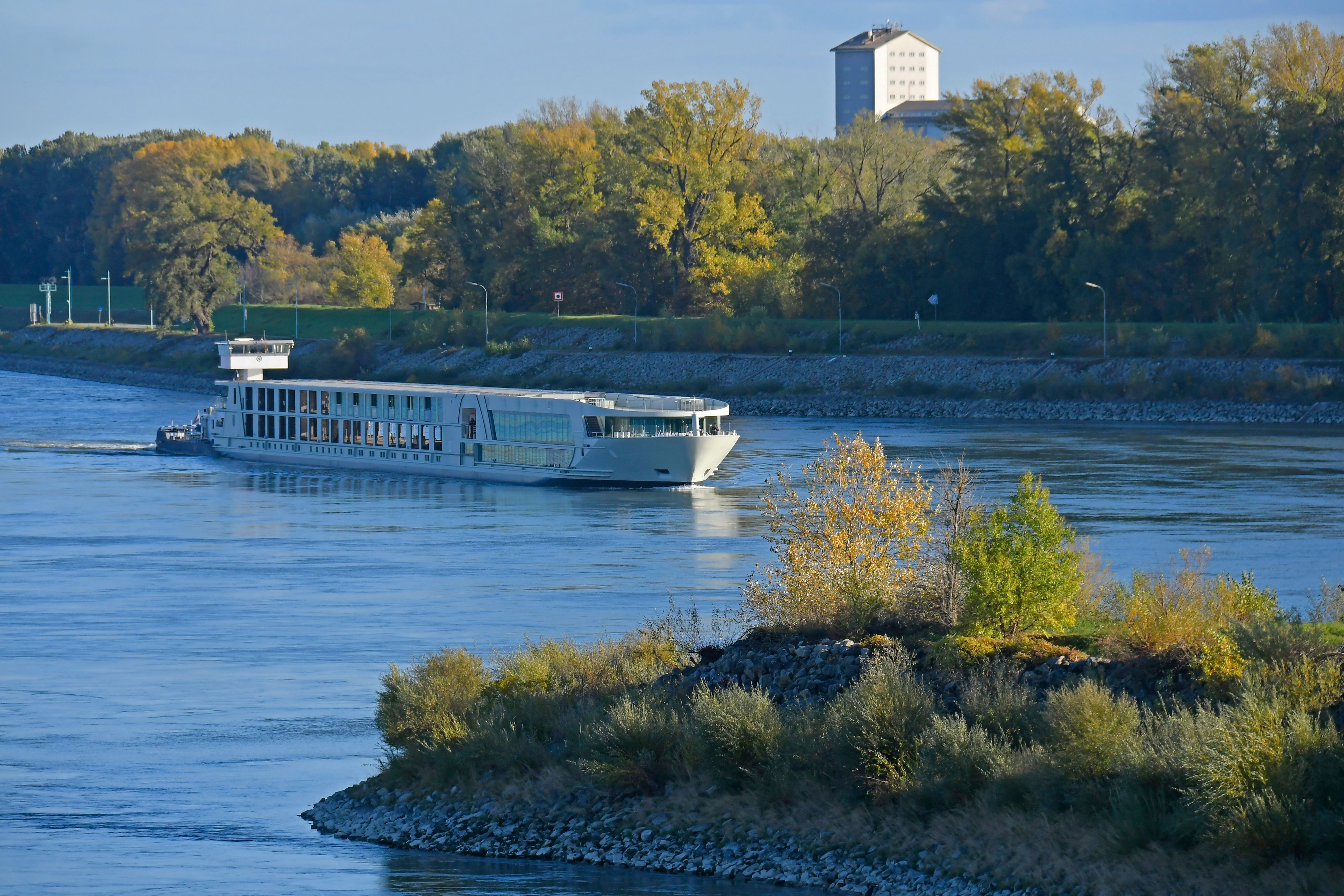 Die Einsatzkräfte suchten nach dem 19-Jährigen in Freudenau.