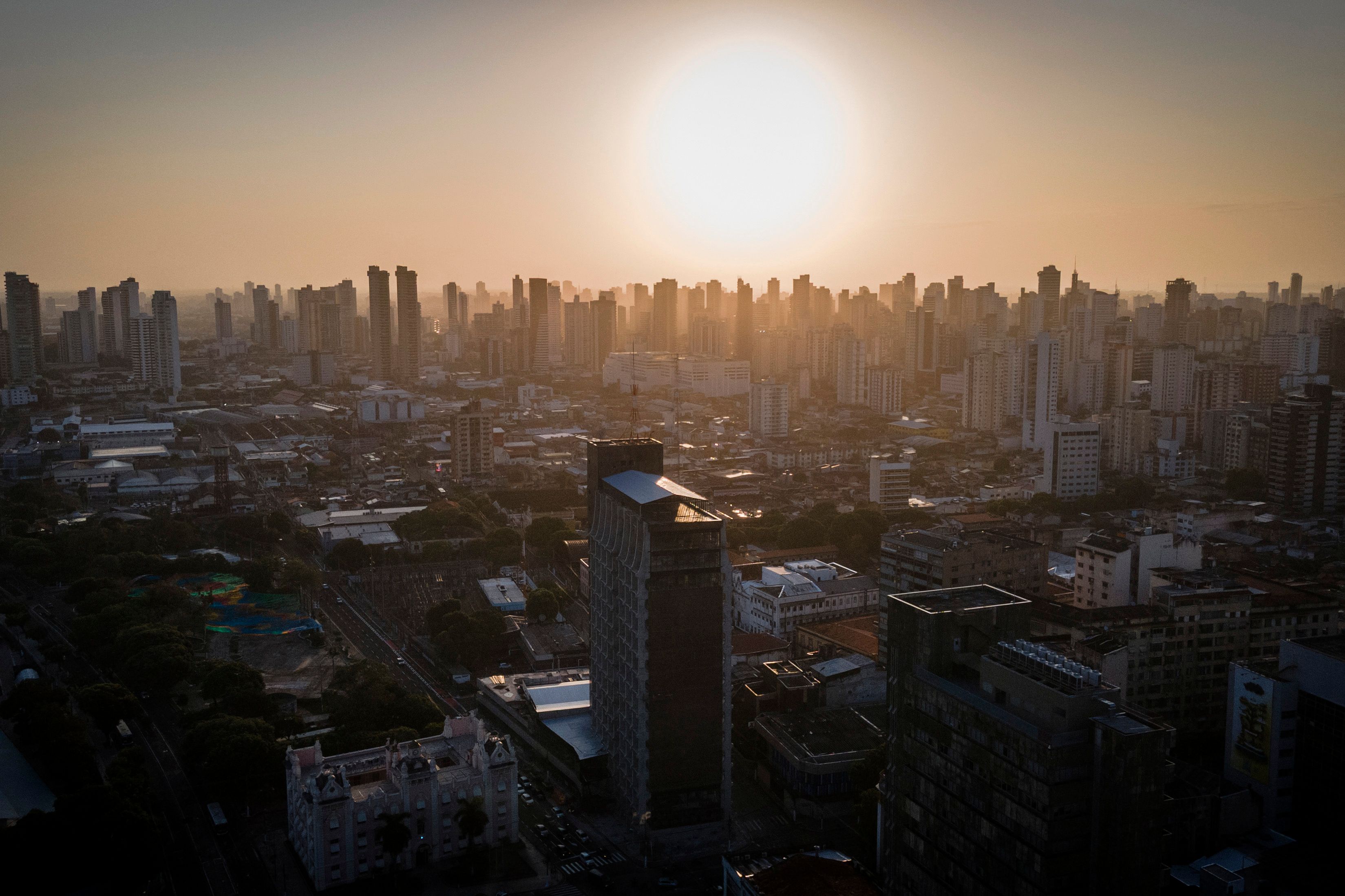 Blick von oben auf die Innenstadt von Belém. In der brasilianischen Amazonas-Metropole findet im November die UN-Klimakonferenz COP30 statt.
