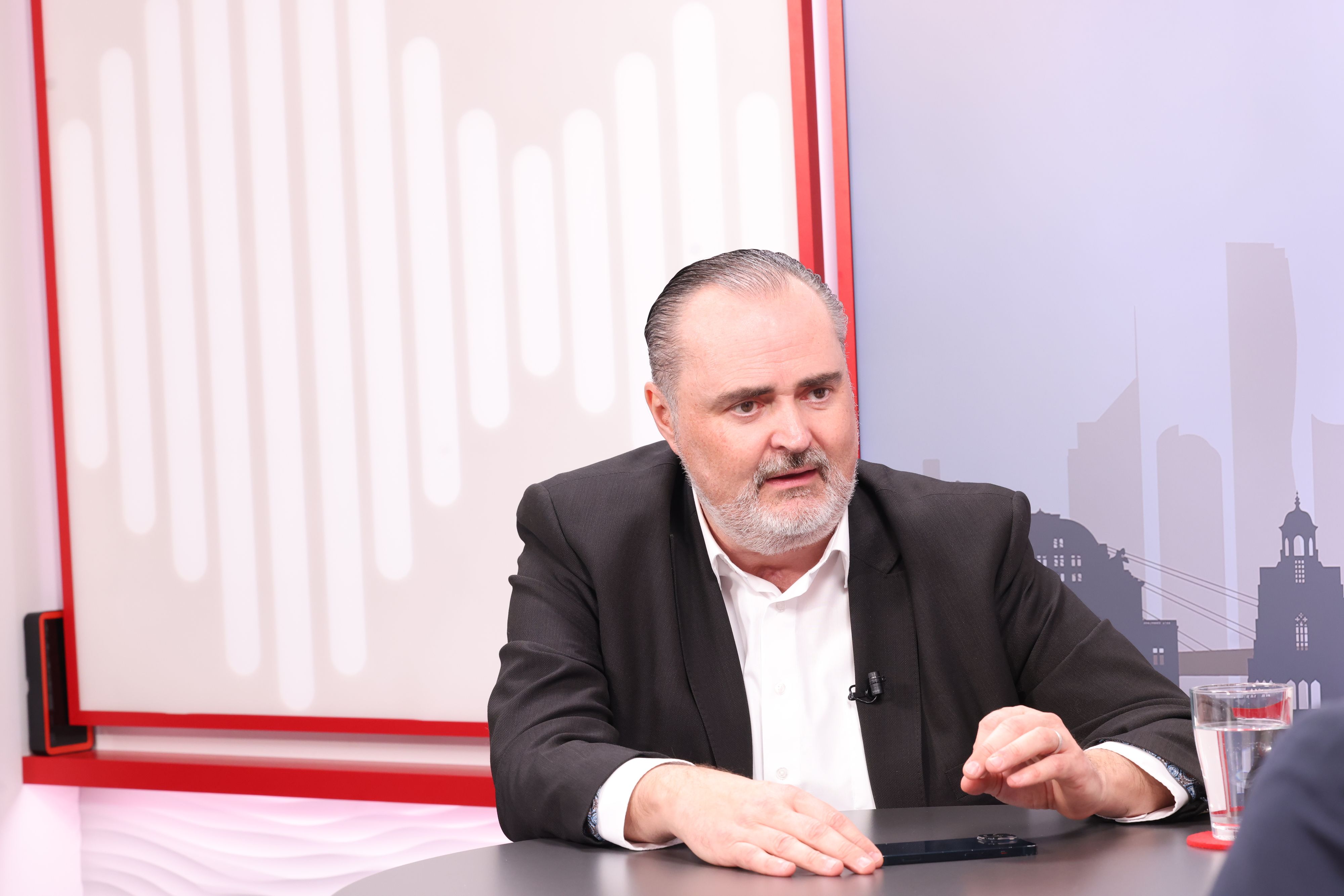 Landeshauptmann Hans Peter Doskozil fordert Ungarns Ministerpräsident Viktor Orbán in einem Brief zur Richtigstellung auf.