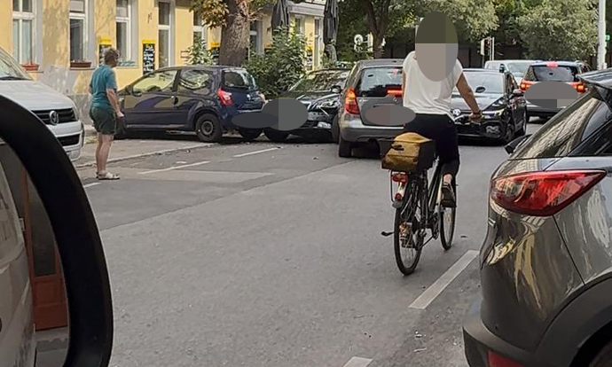 Heute.at - Lenker verursacht Chaos, dann macht Polizei Riesen-Fund