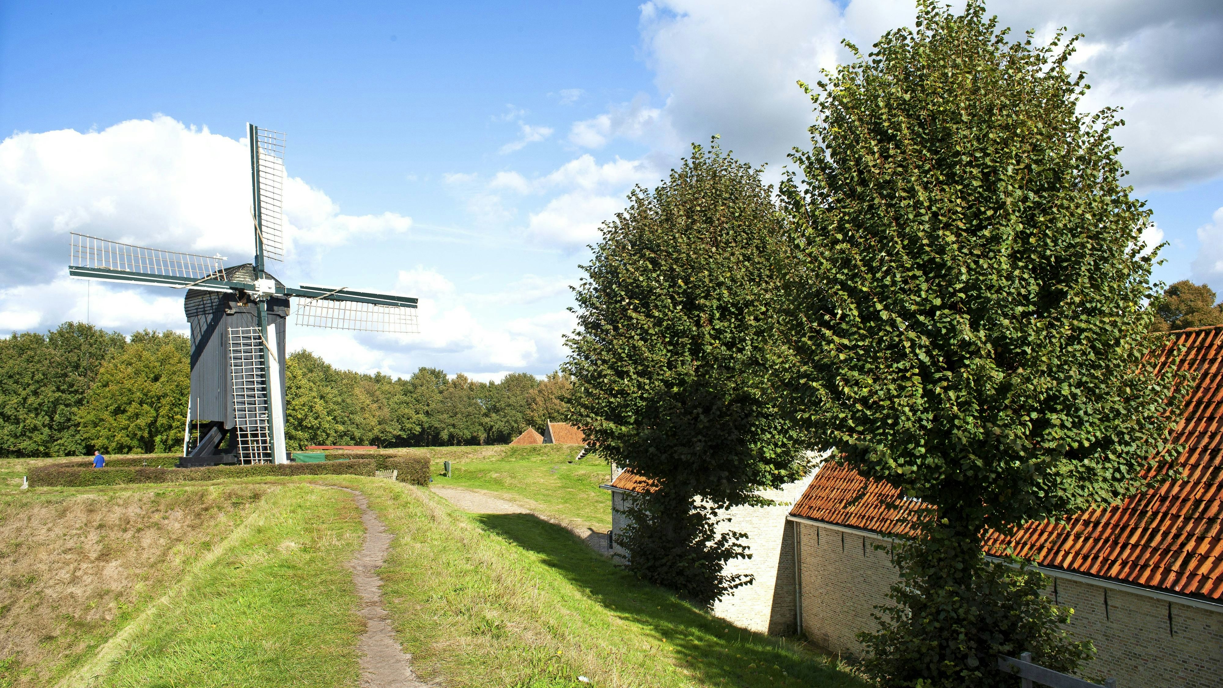 Innerhalb des Festungsfünfecks liegt als touristische Attraktion das heutige Museumsdorf Bourtange.