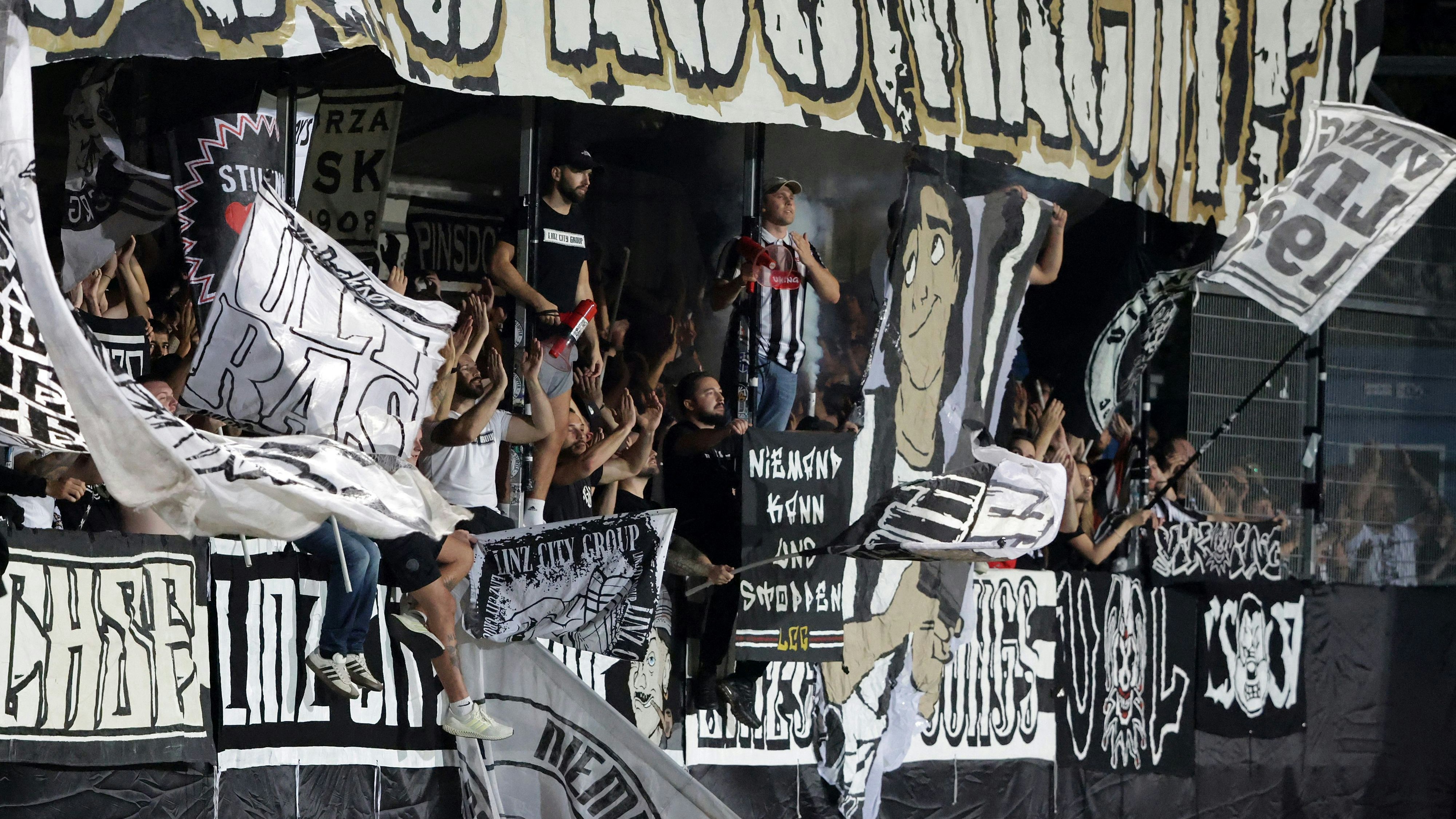 Heute.at - Fans gegen Klub – überraschende Wende beim LASK