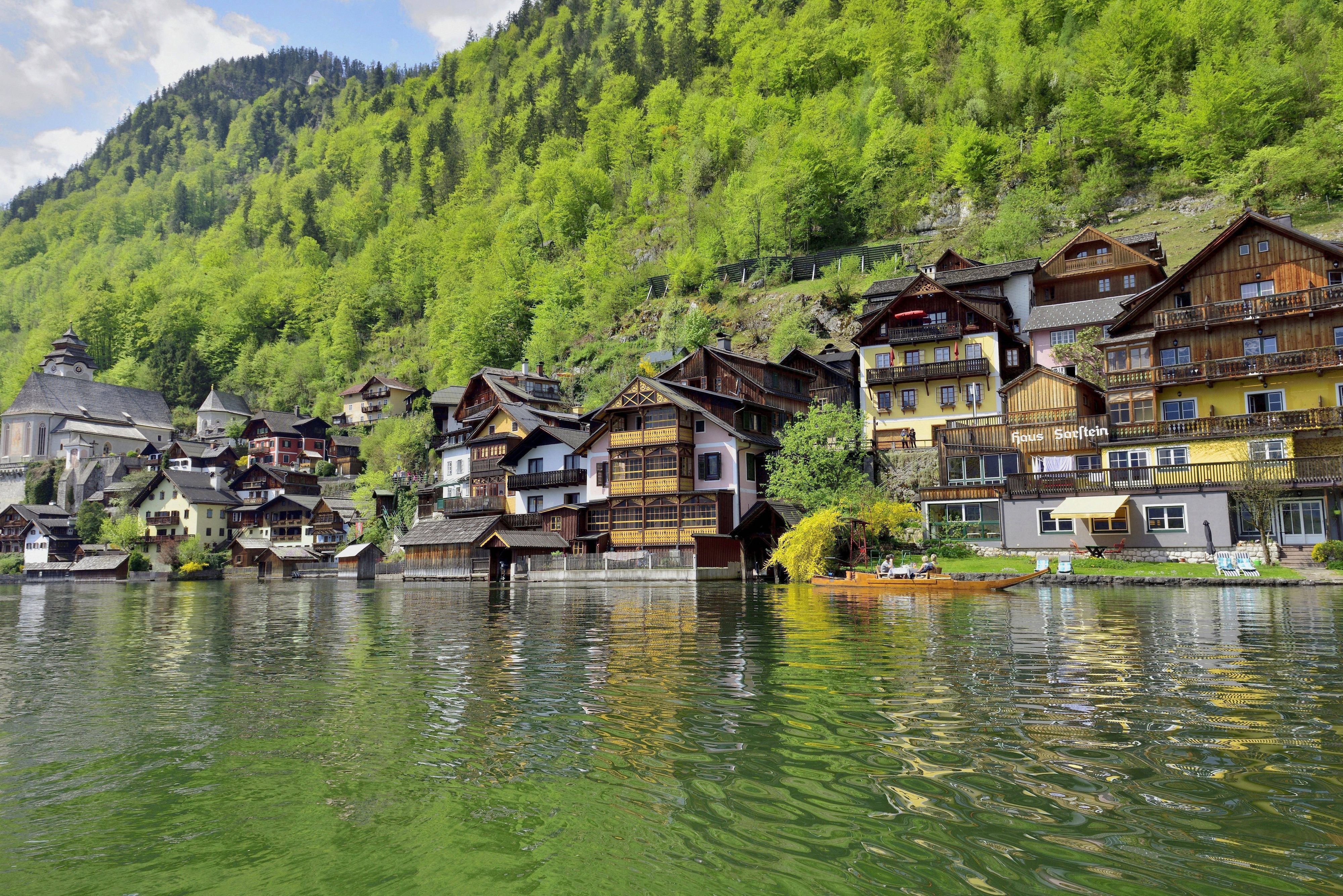 Hallstatt hat gerade einmal 737 Einwohner, aber eine Vielzahl von Touristen.