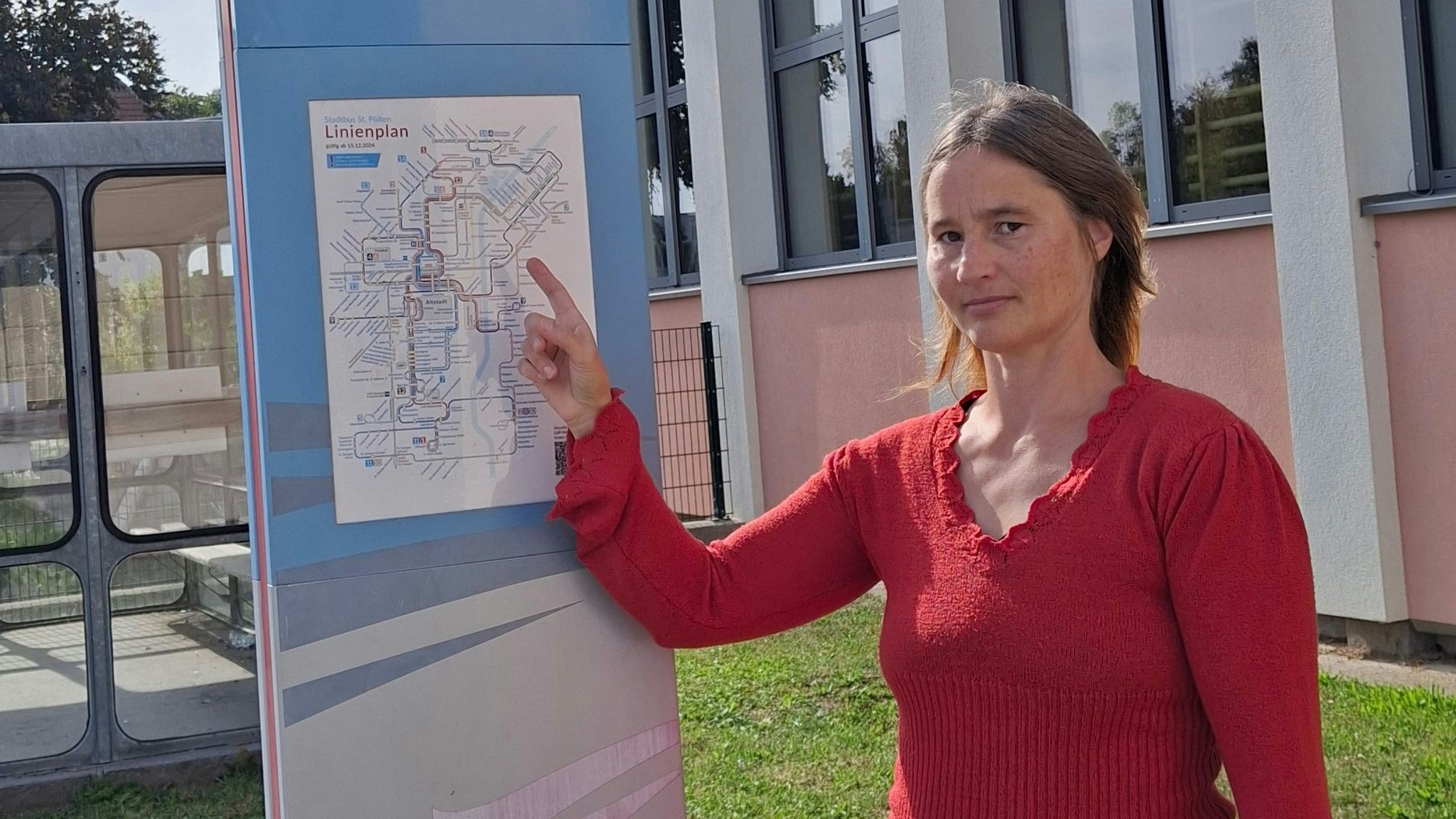 Heute.at - Mutter empört: Schulbus lässt Kinder am Gehsteig stehen