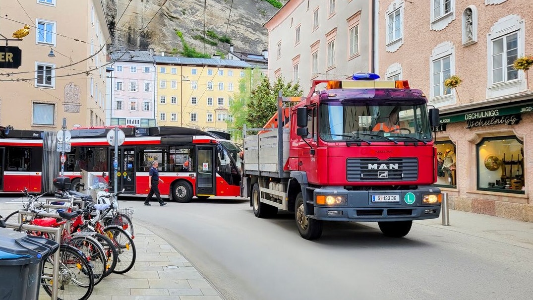 Die Lenkerin des LKW hatte die Passantin übersehen. (Symbolbild)