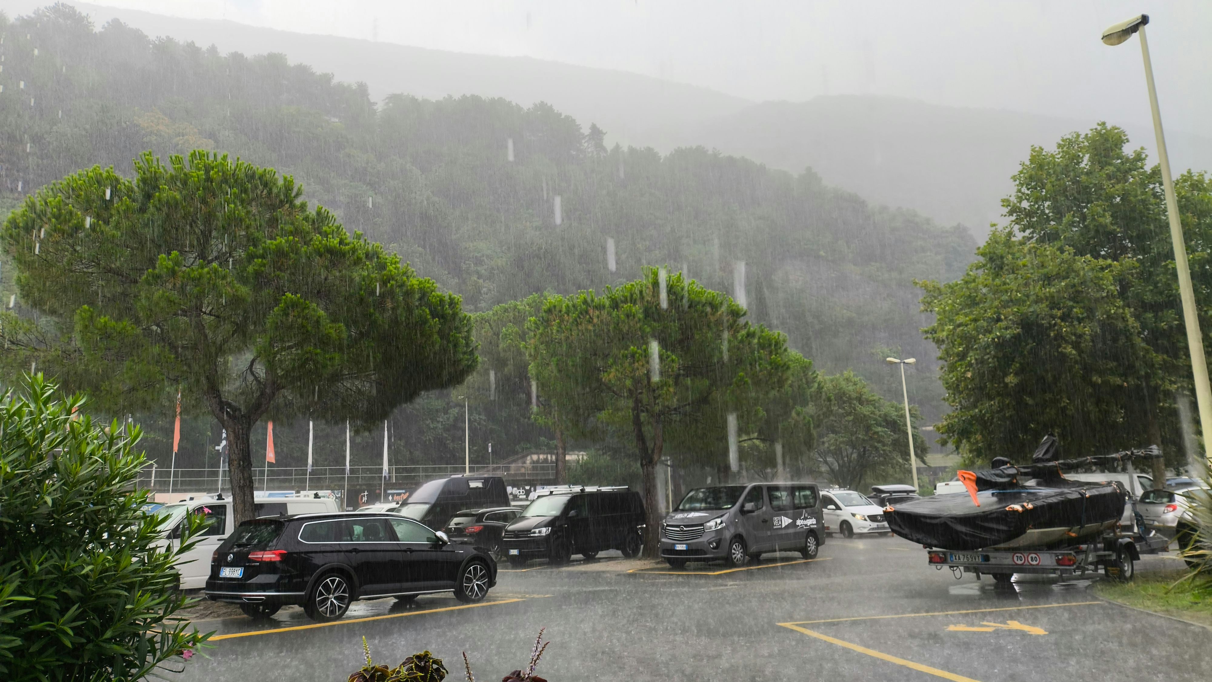 Heute.at - Campingplatz evakuiert! Tausende fliehen aus Lignano