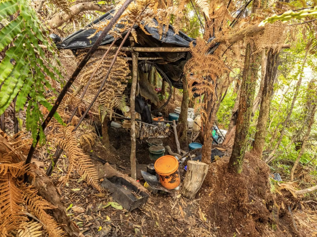 Die Polizei hat Bilder eines neuen Lagerplatzes veröffentlicht. 
