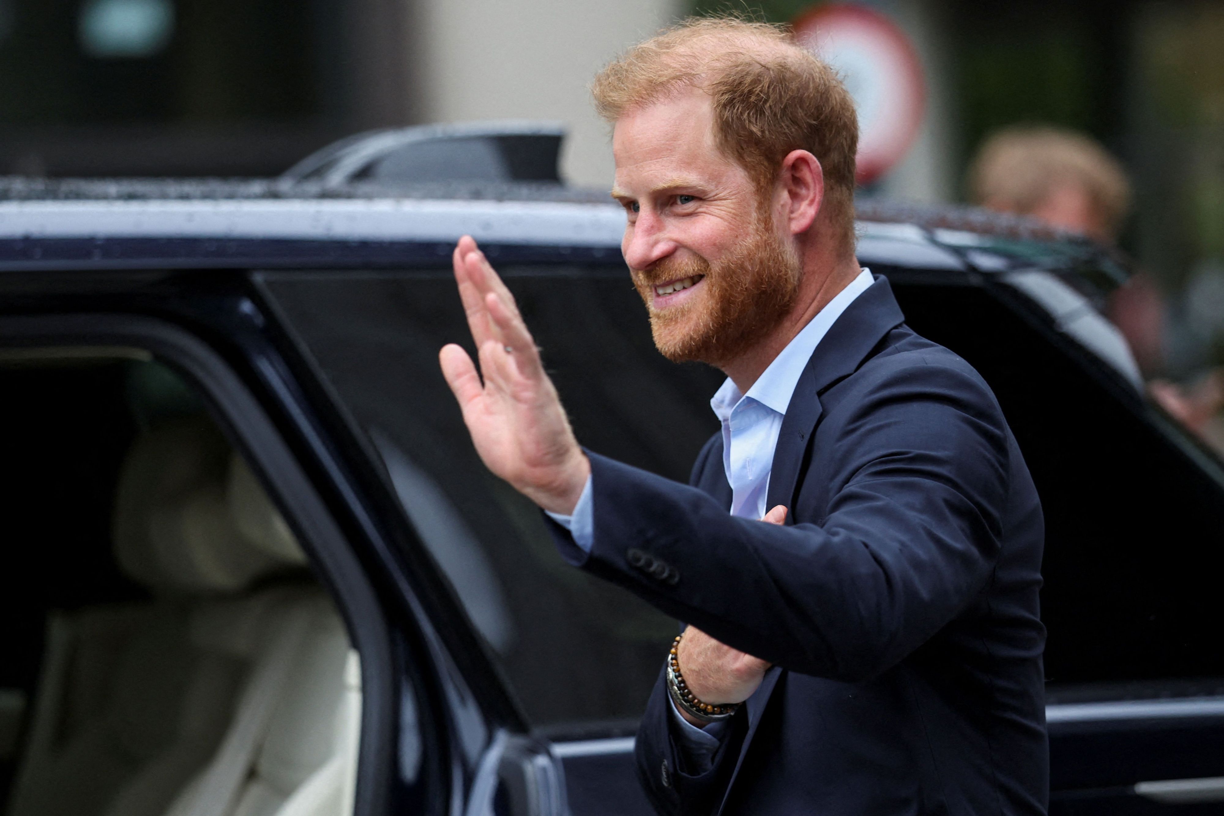 Prinz Harry besuchte am Mittwochnachmittag seinen Vater in dessen Londoner Residenz.