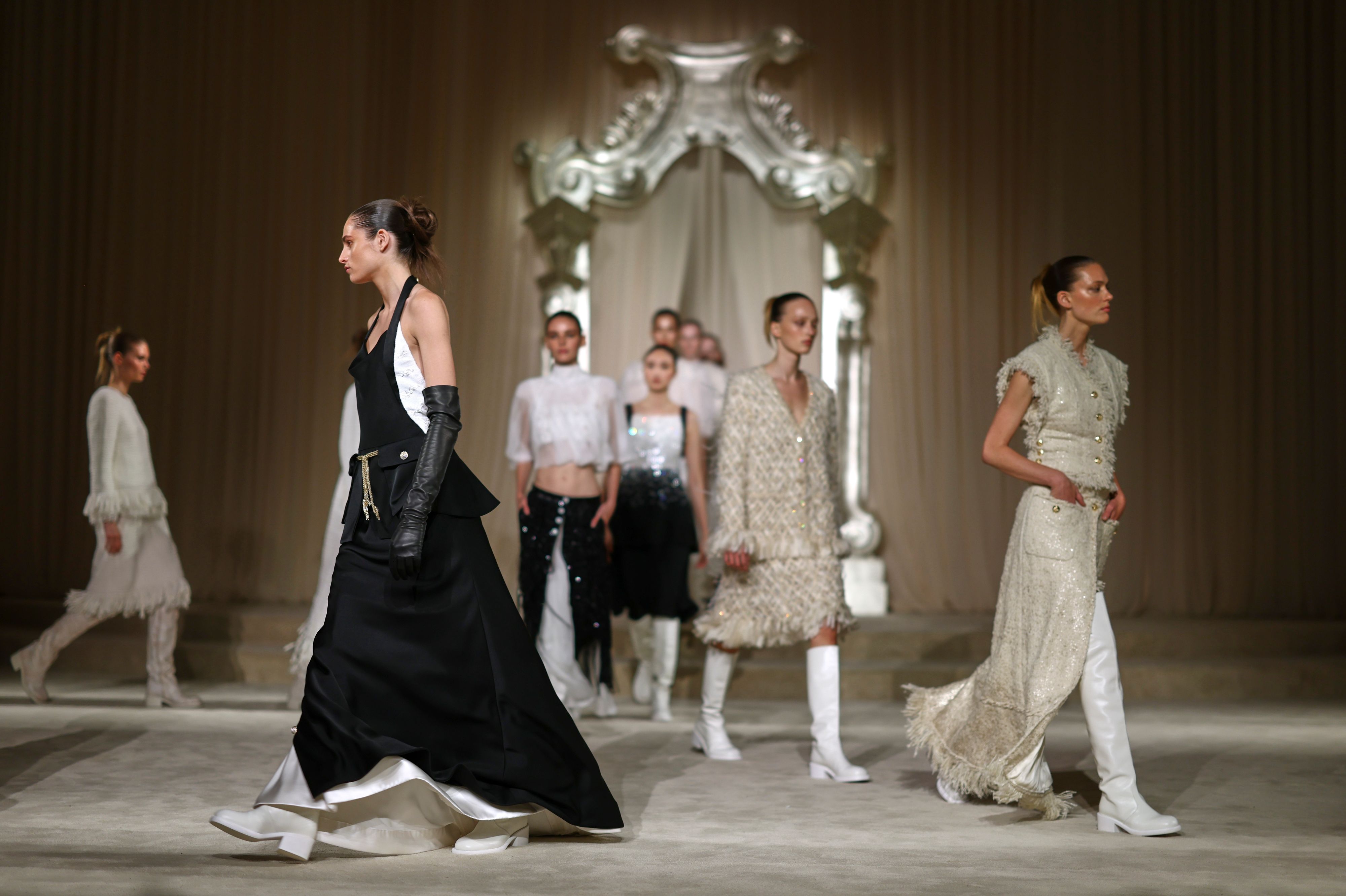 Im Luxushaus Chanel soll Matthieu Blazy ein neues Modezeitalter einläuten.