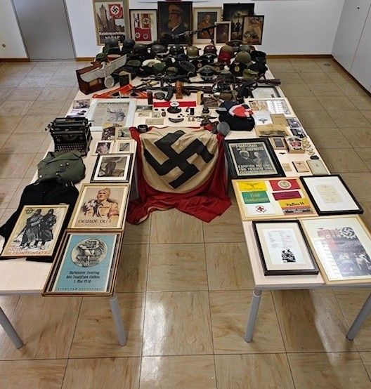 Diese NS-Devotionalien wurden in einer Hernalser Wohnung sichergestellt.