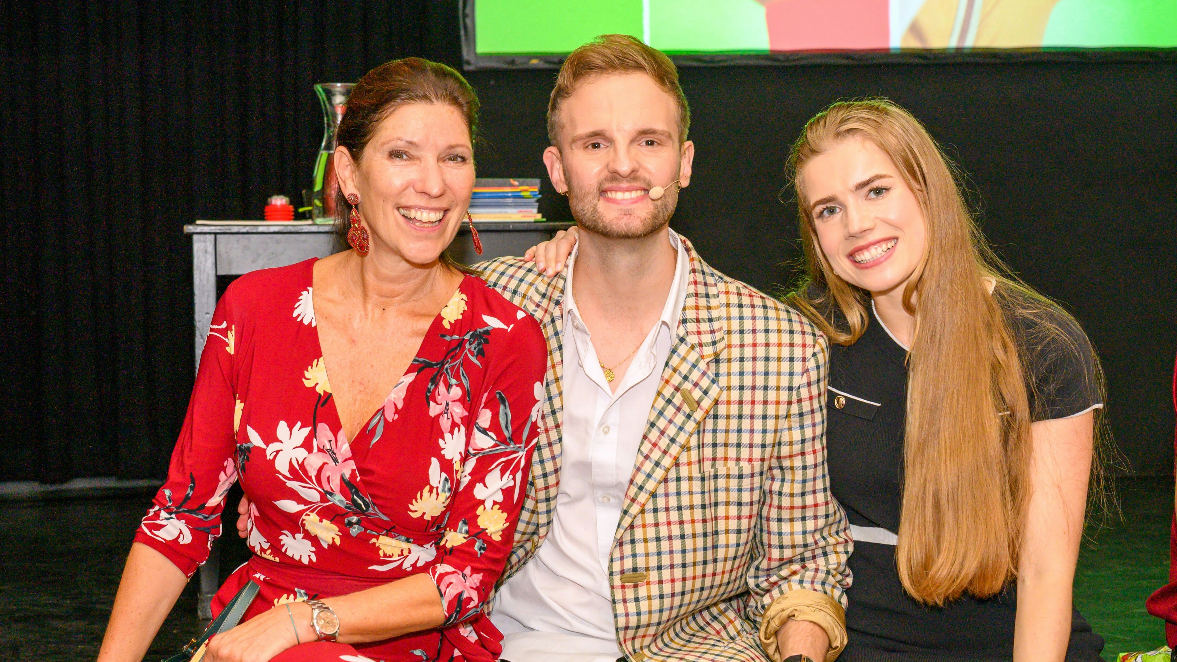 "Adels-Expertin" Marion Nachtwey und Anna Strigl schauten bei der Premiere vorbei