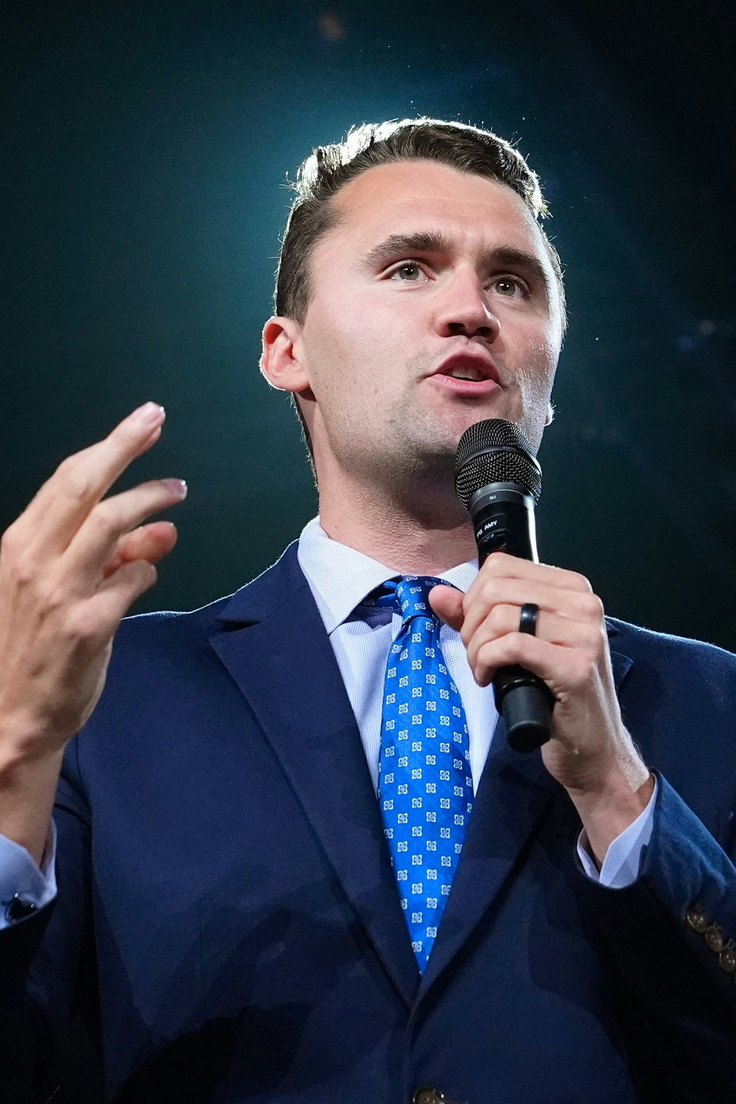Charlie Kirk spricht auf einem Event seiner Jugendorganisation Turning Point mit Vizepräsident JD Vance